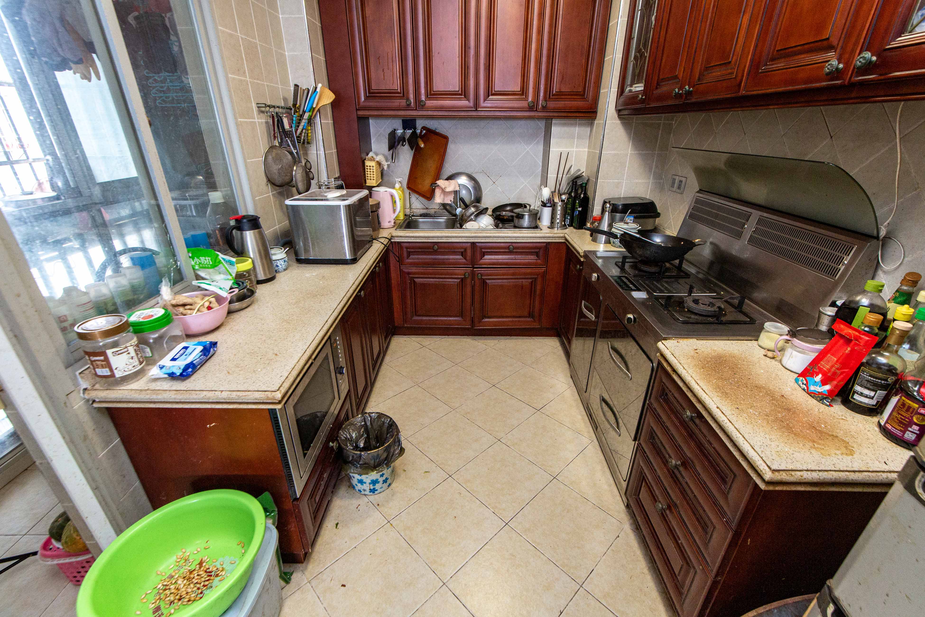 白沙湾嘉园  4室2厅2卫    136.0万厨房