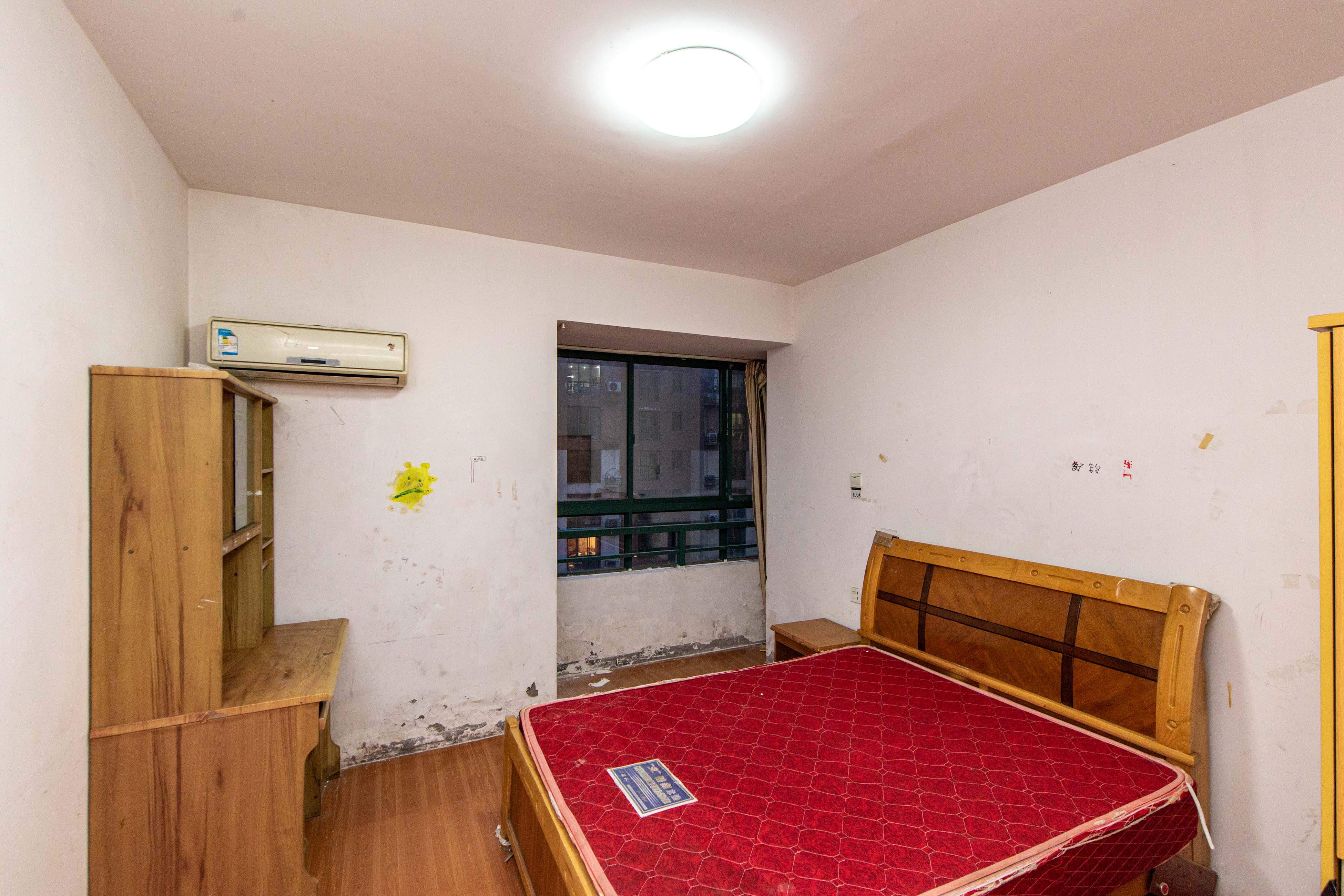 华盛世纪新城  2室1厅1卫    68.0万 华盛世纪新城  2室1厅1卫    68.0万卧室