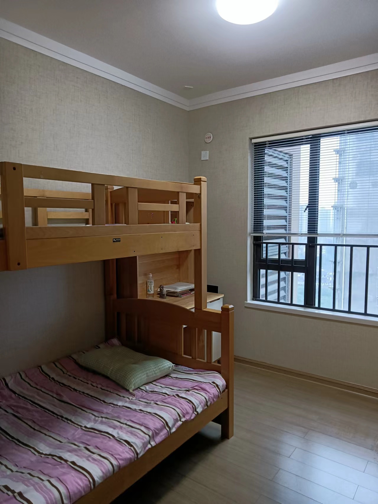 美的梧桐庄园  3室2厅1卫   1800.00元/月室内图