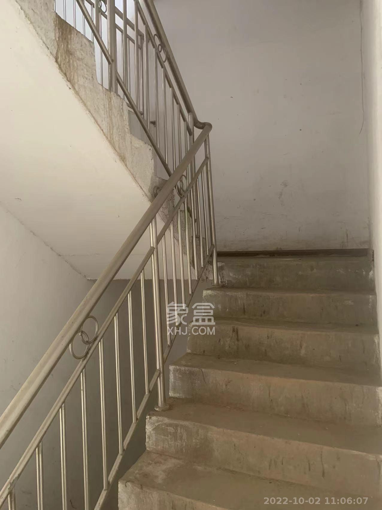 气象佳园  5室2厅2卫   2300.00元/月室内图