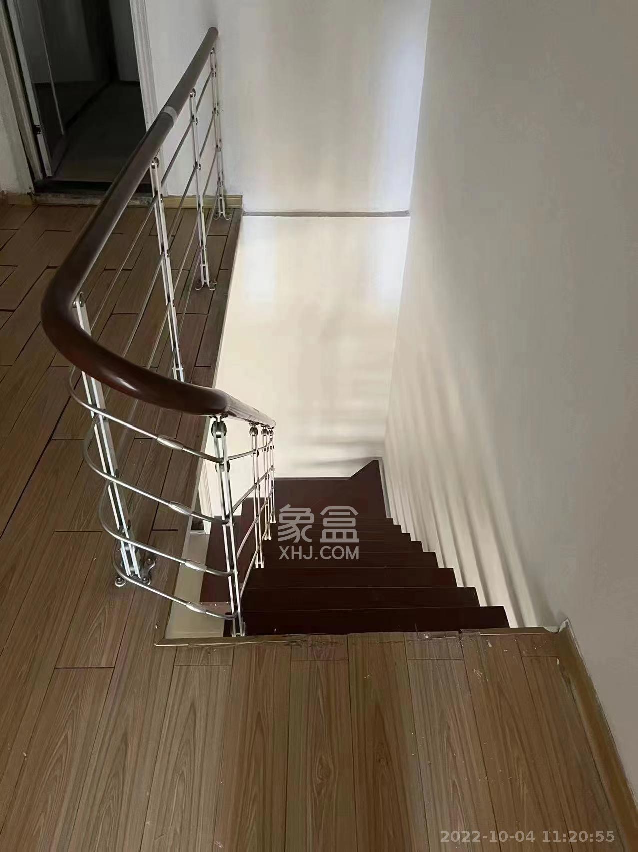 中瀚财富广场  3室2厅2卫   1800.00元/月室内图