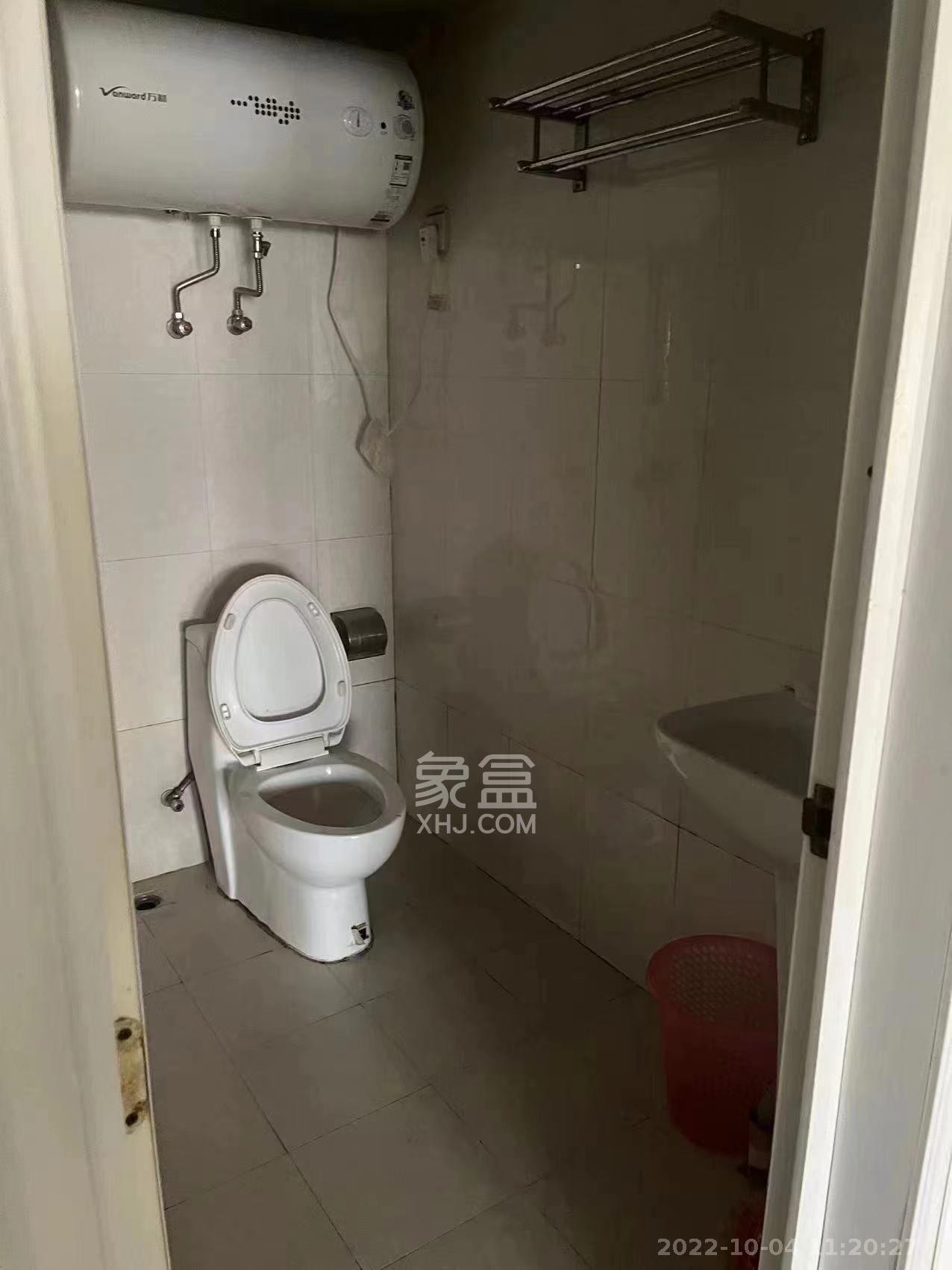 中瀚财富广场  3室2厅2卫   1800.00元/月室内图
