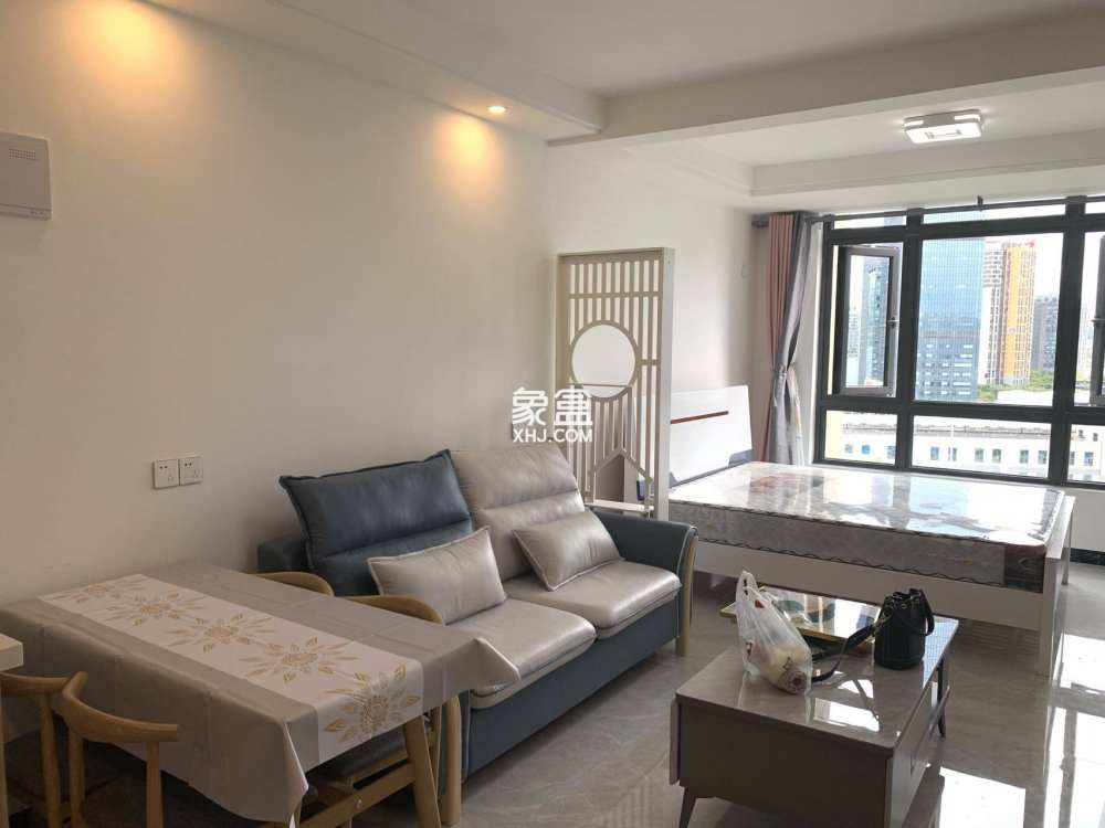 恒大滨河左岸  1室1厅1卫   1800.00元/月室内图1