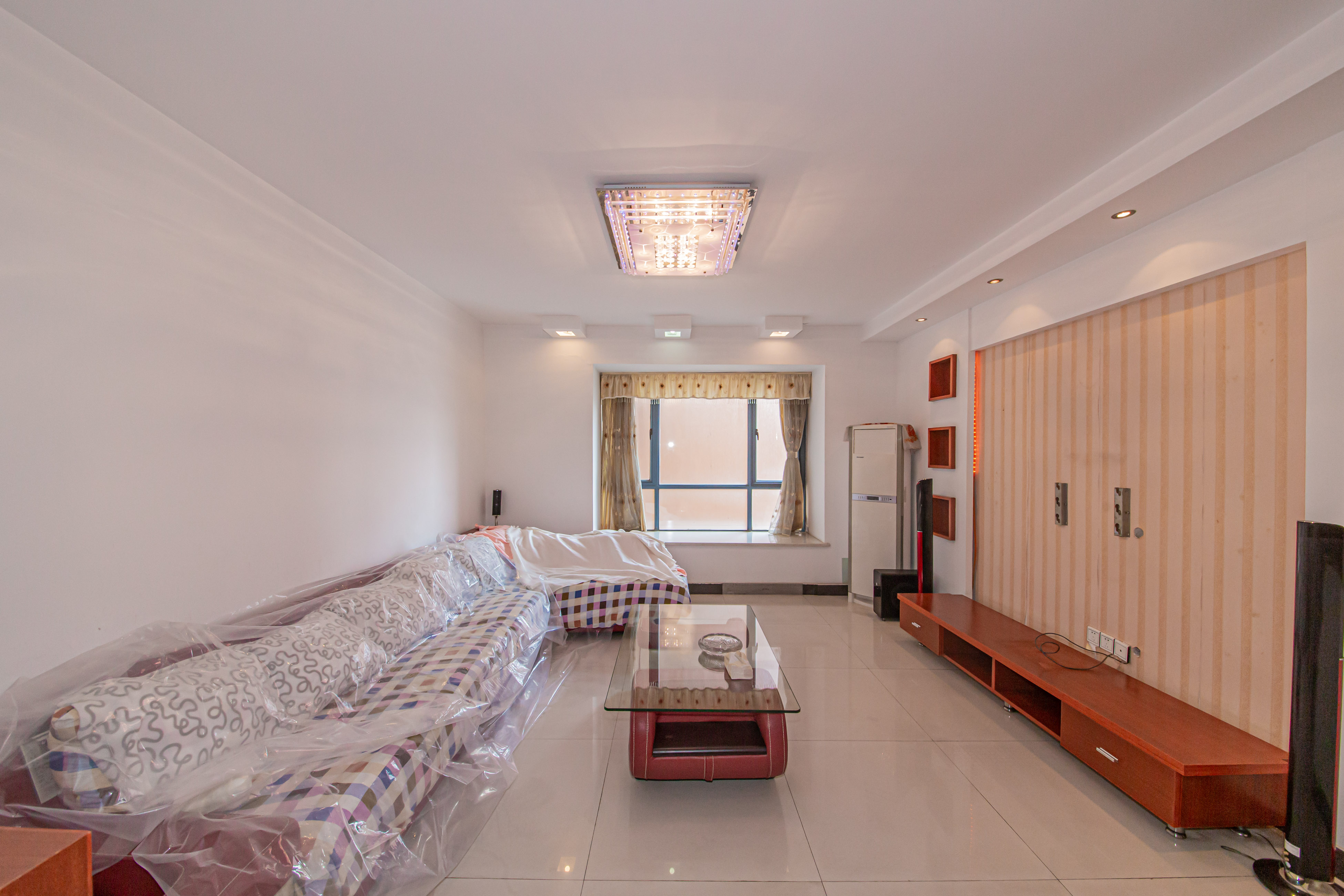 标志浪漫满屋(枫景公寓)  2室2厅1卫    60.0万 标志浪漫满屋(枫景公寓)  2室2厅1卫    60.0万客厅