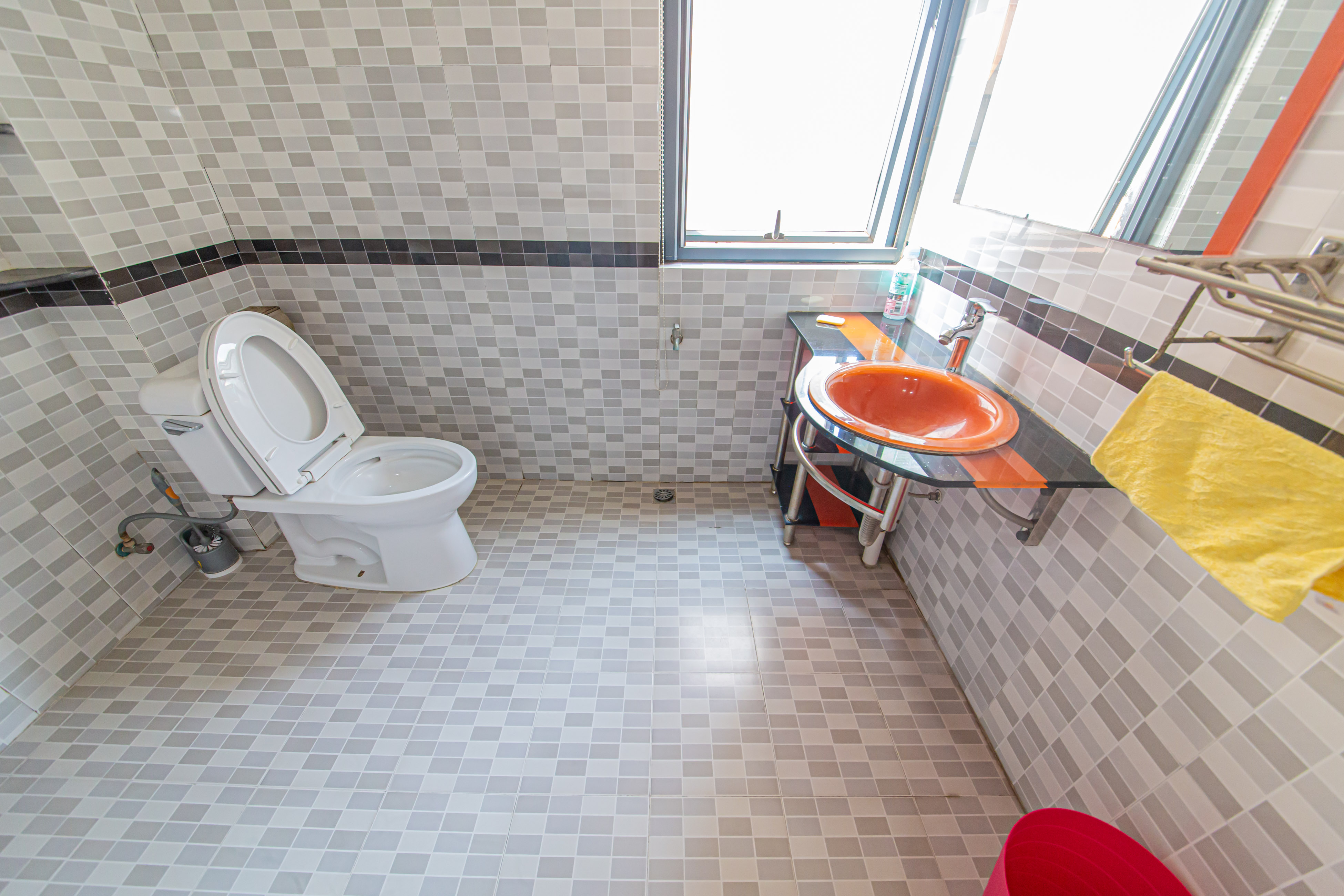 标志浪漫满屋(枫景公寓)  2室2厅1卫    60.0万 标志浪漫满屋(枫景公寓)  2室2厅1卫    60.0万卫生间