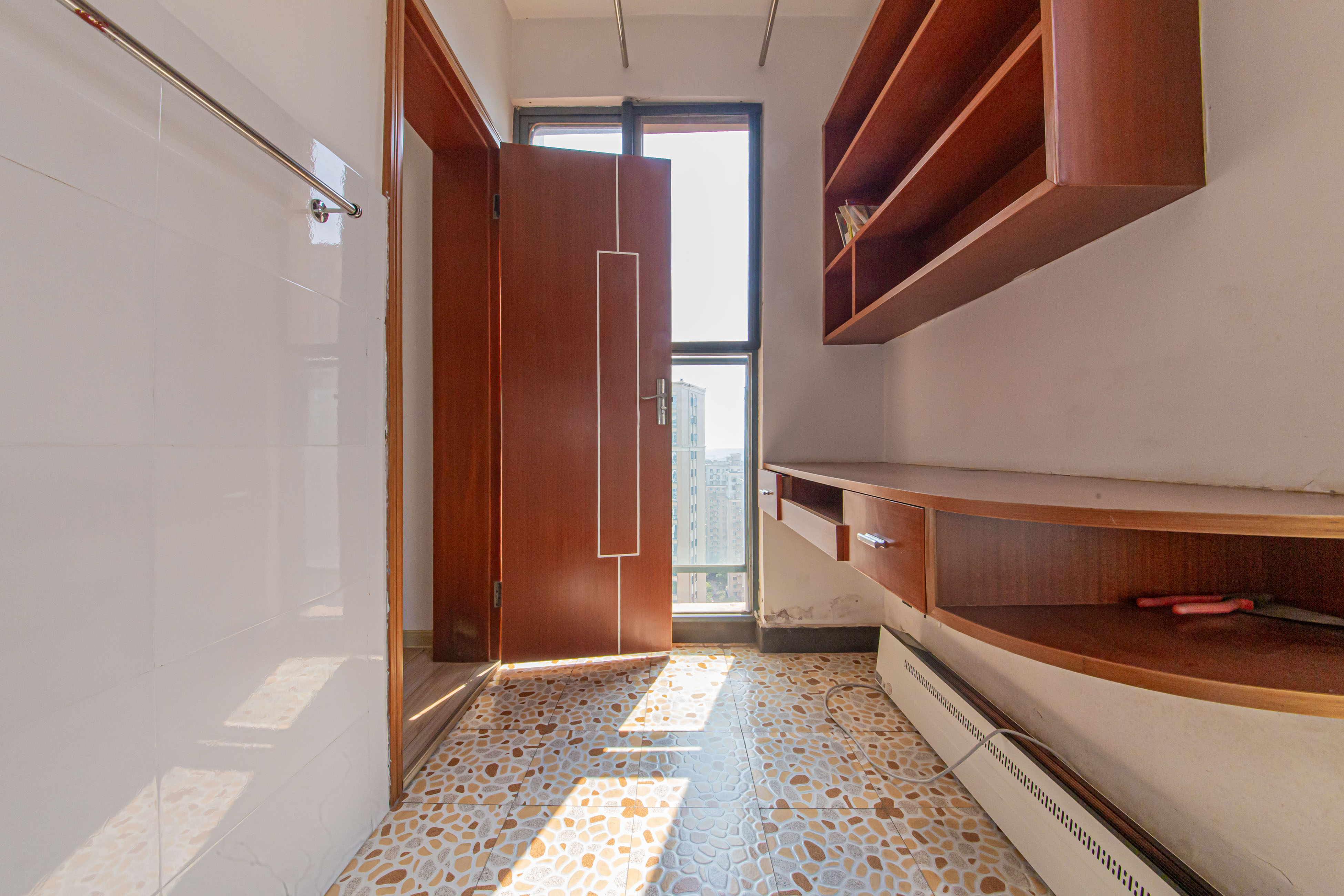 标志浪漫满屋(枫景公寓)  2室2厅1卫    60.0万 标志浪漫满屋(枫景公寓)  2室2厅1卫    60.0万阳台