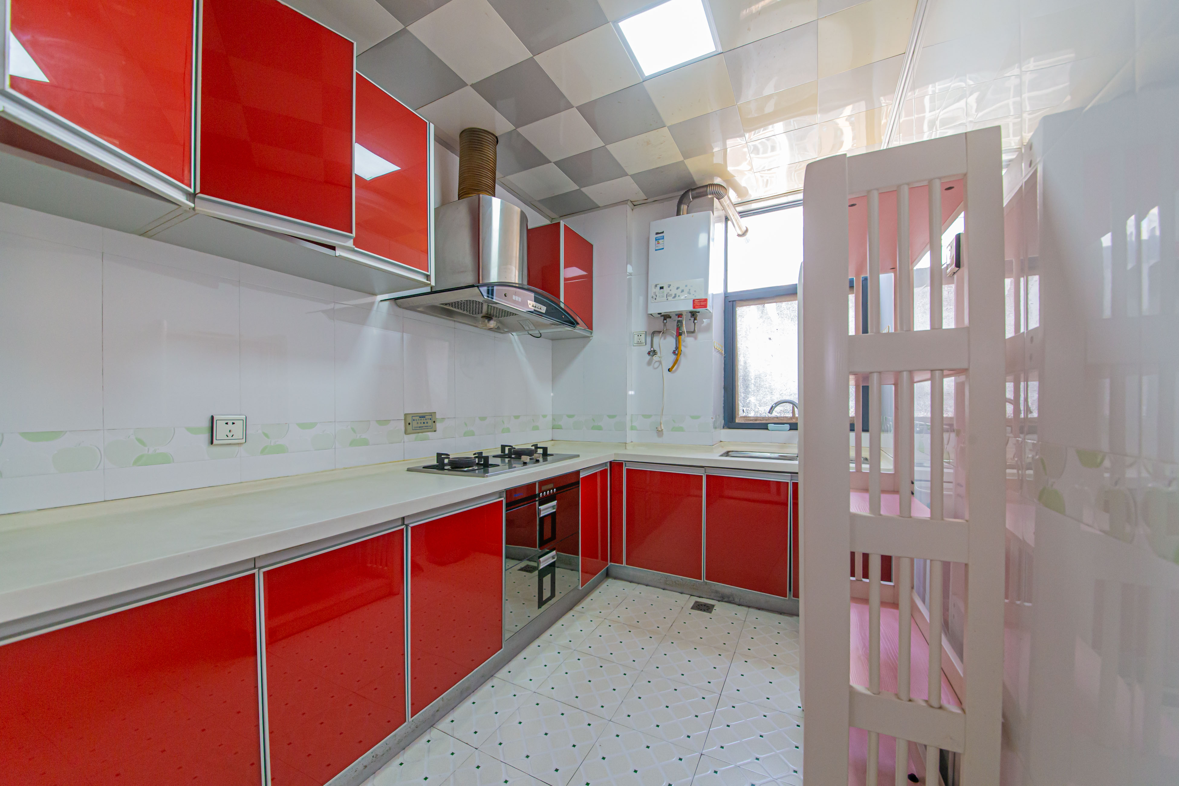 标志浪漫满屋(枫景公寓)  2室2厅1卫    60.0万 标志浪漫满屋(枫景公寓)  2室2厅1卫    60.0万厨房