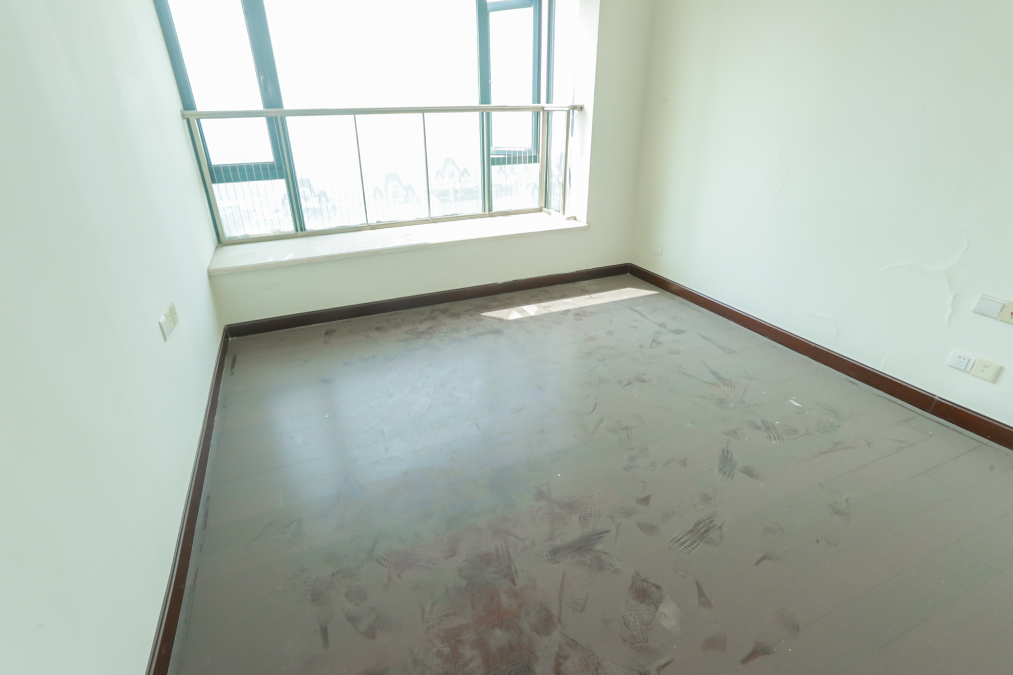 恒大华府  2室2厅1卫   151.00万卧室