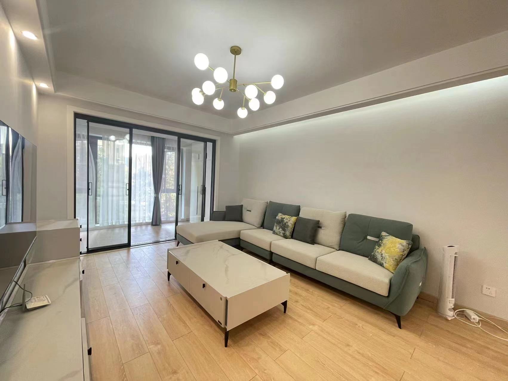 美的国宾府 3室2厅2卫 108.00万 美的国宾府 3室2厅2卫 108.00万客厅