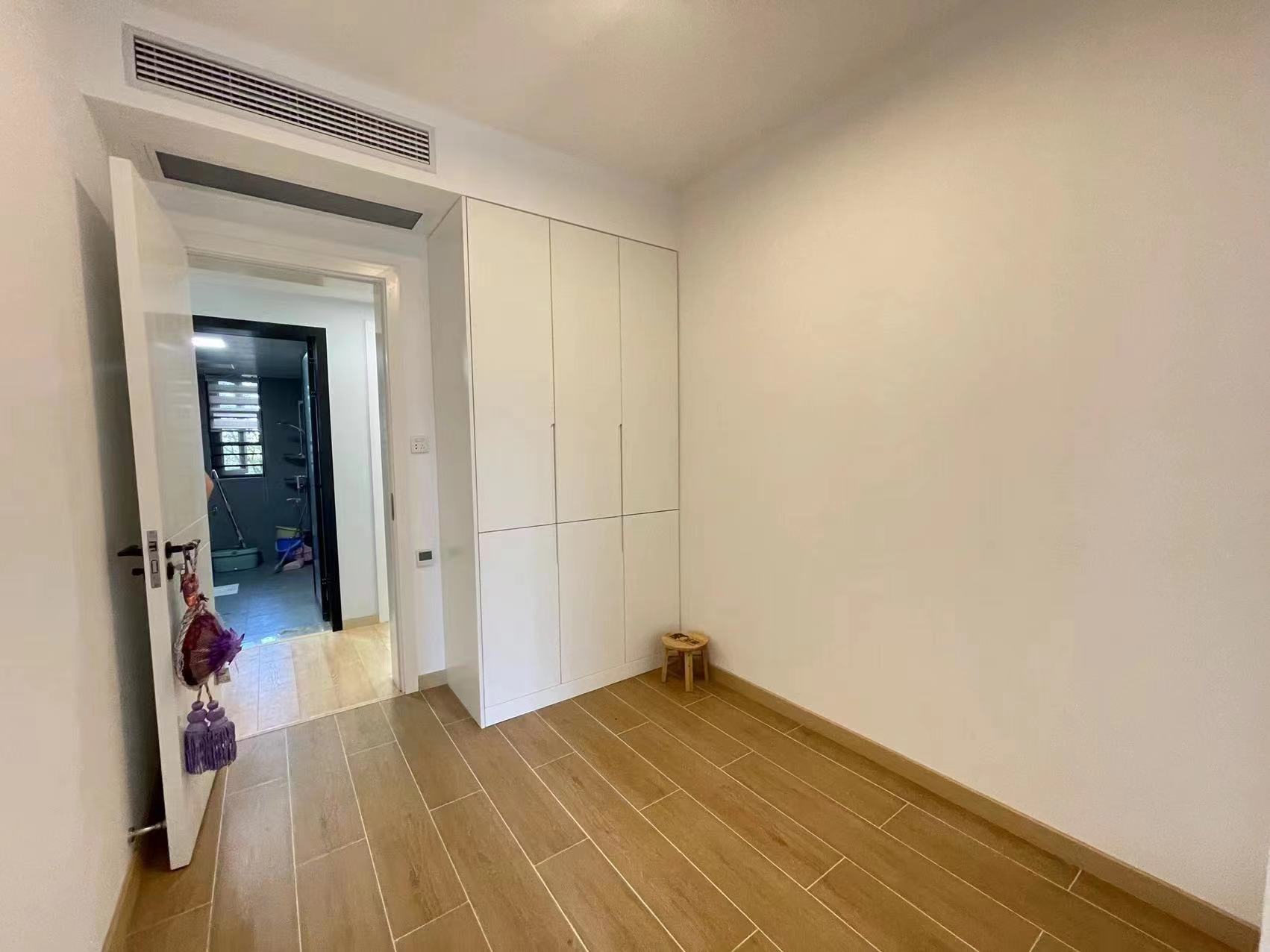 美的国宾府 3室2厅2卫 108.00万 美的国宾府 3室2厅2卫 108.00万客厅