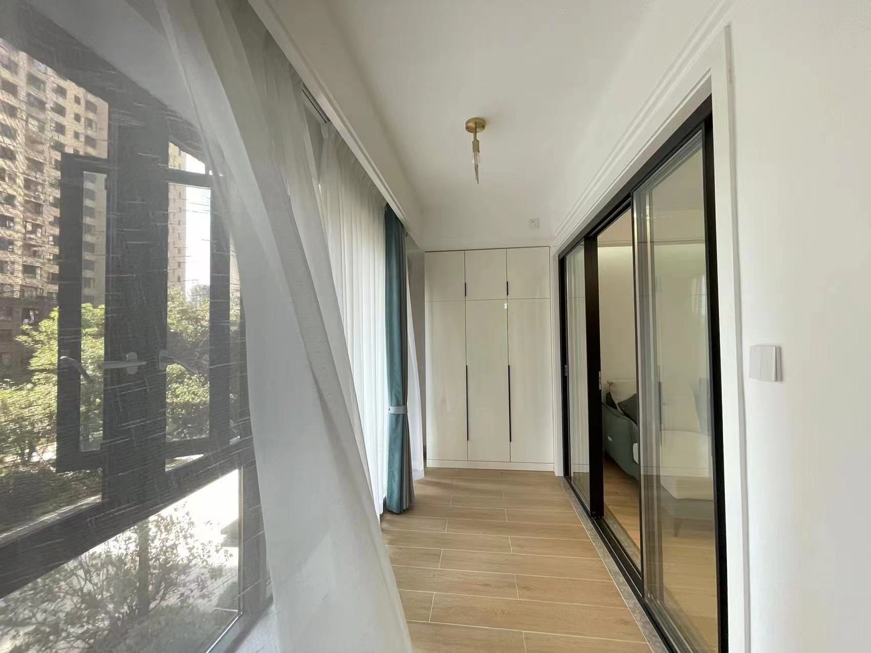 美的国宾府 3室2厅2卫 108.00万 美的国宾府 3室2厅2卫 108.00万客厅