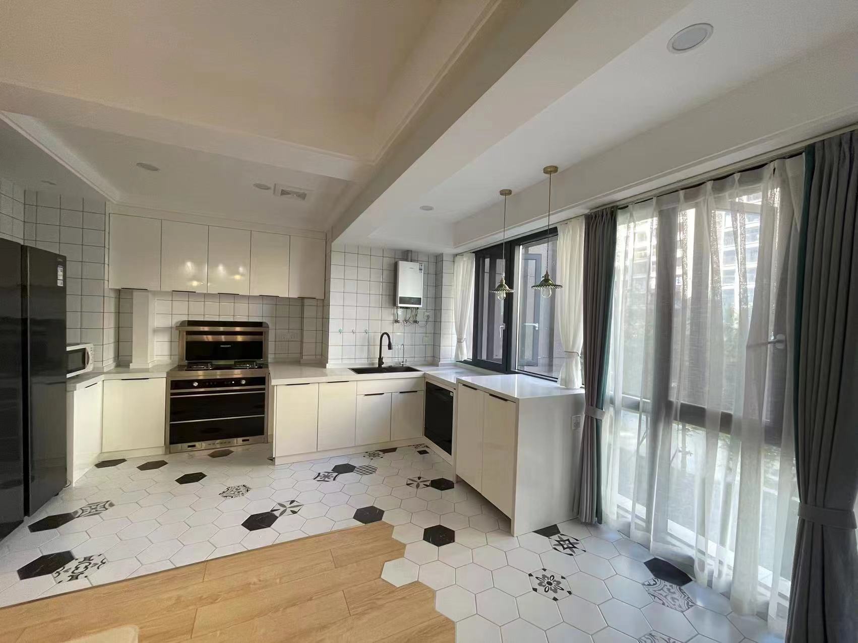 美的国宾府 3室2厅2卫 108.00万 美的国宾府 3室2厅2卫 108.00万客厅