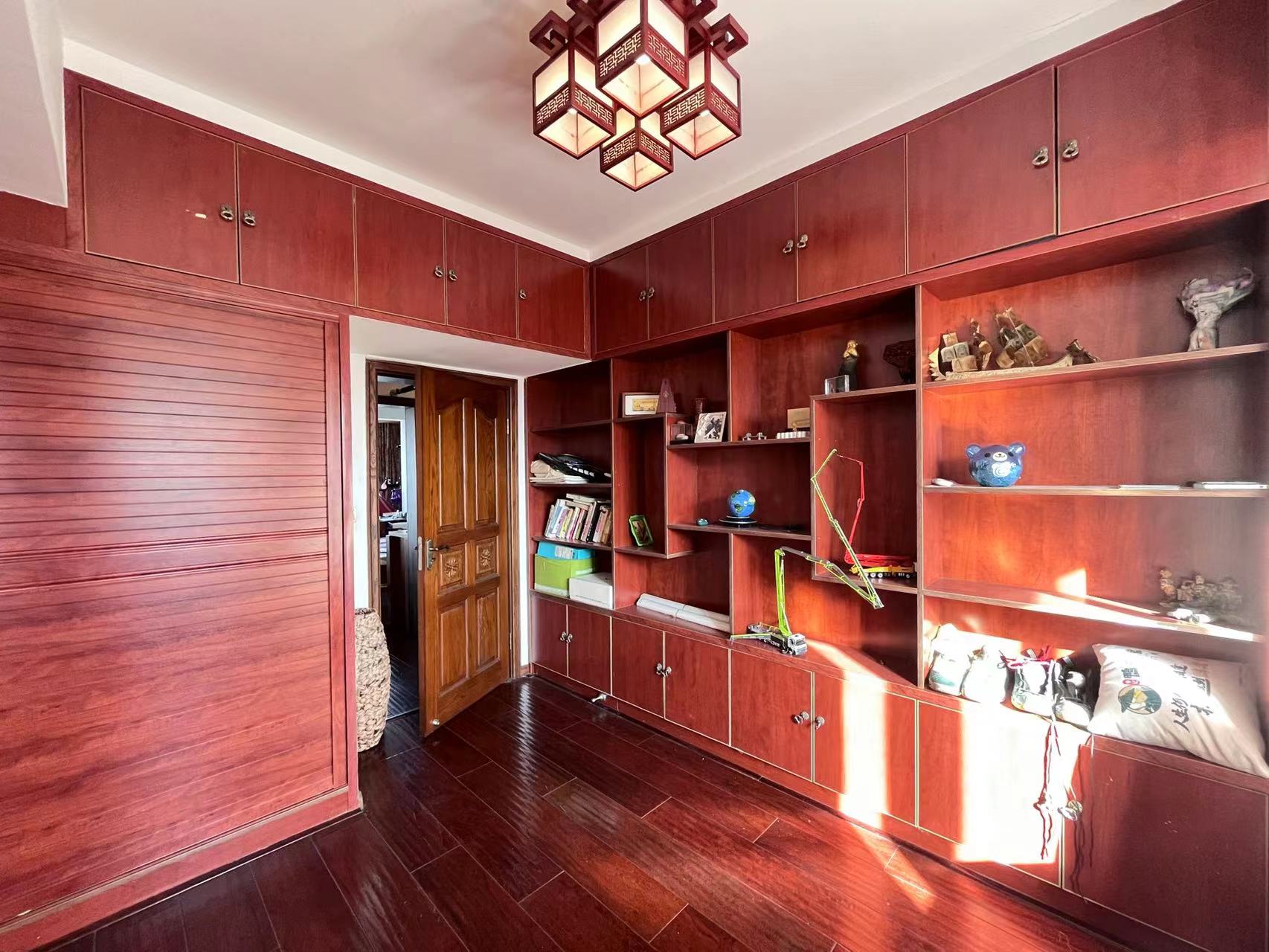 湘银三期水岸蓝郡 4室2厅2卫 70.0万 湘银三期水岸蓝郡 4室2厅2卫 70.0万室内图