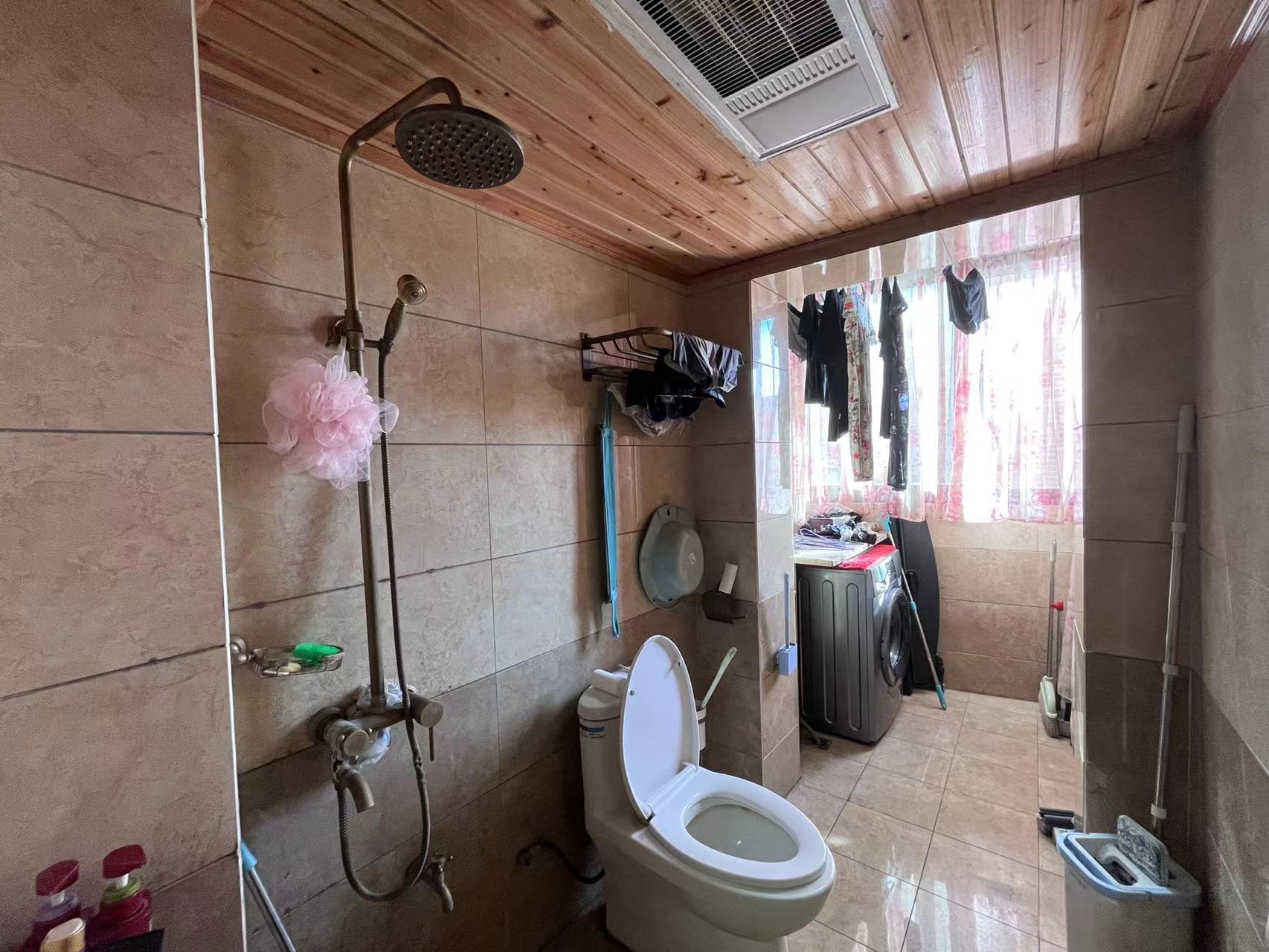 湘银三期水岸蓝郡 4室2厅2卫 70.0万 湘银三期水岸蓝郡 4室2厅2卫 70.0万室内图