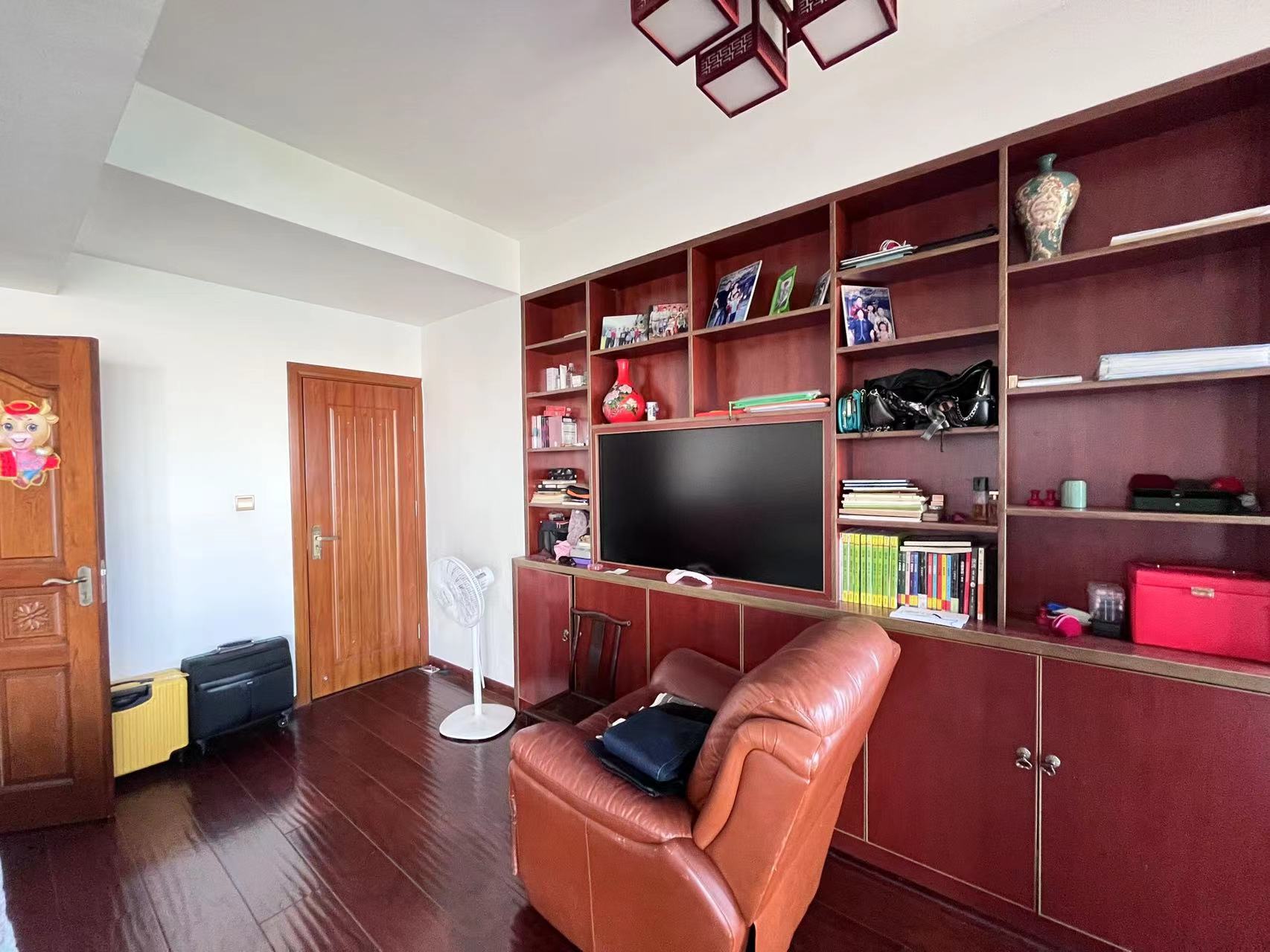 湘银三期水岸蓝郡 4室2厅2卫 70.0万 湘银三期水岸蓝郡 4室2厅2卫 70.0万室内图