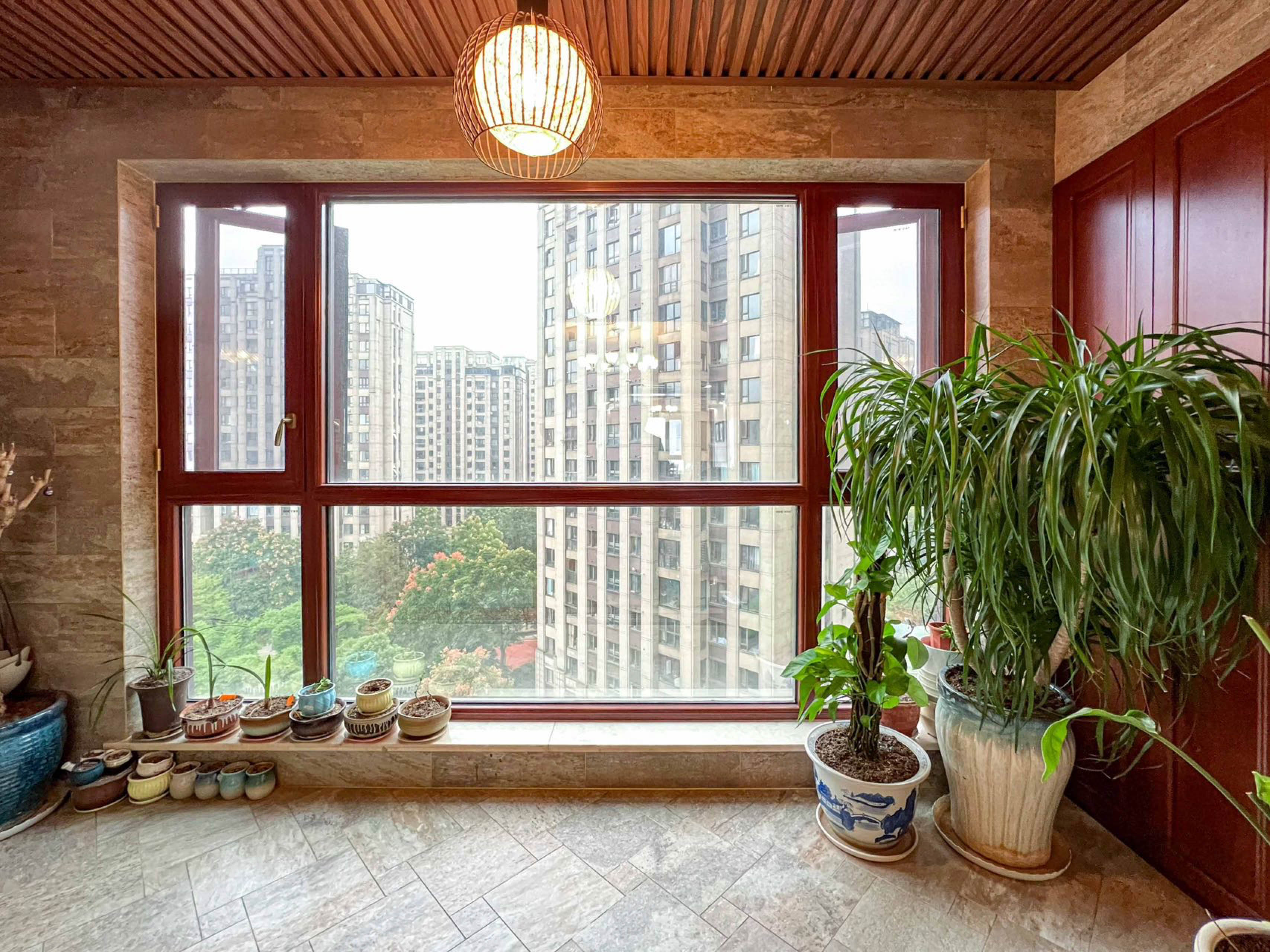 金茂梅溪湖  4室2厅3卫   538.00万阳台