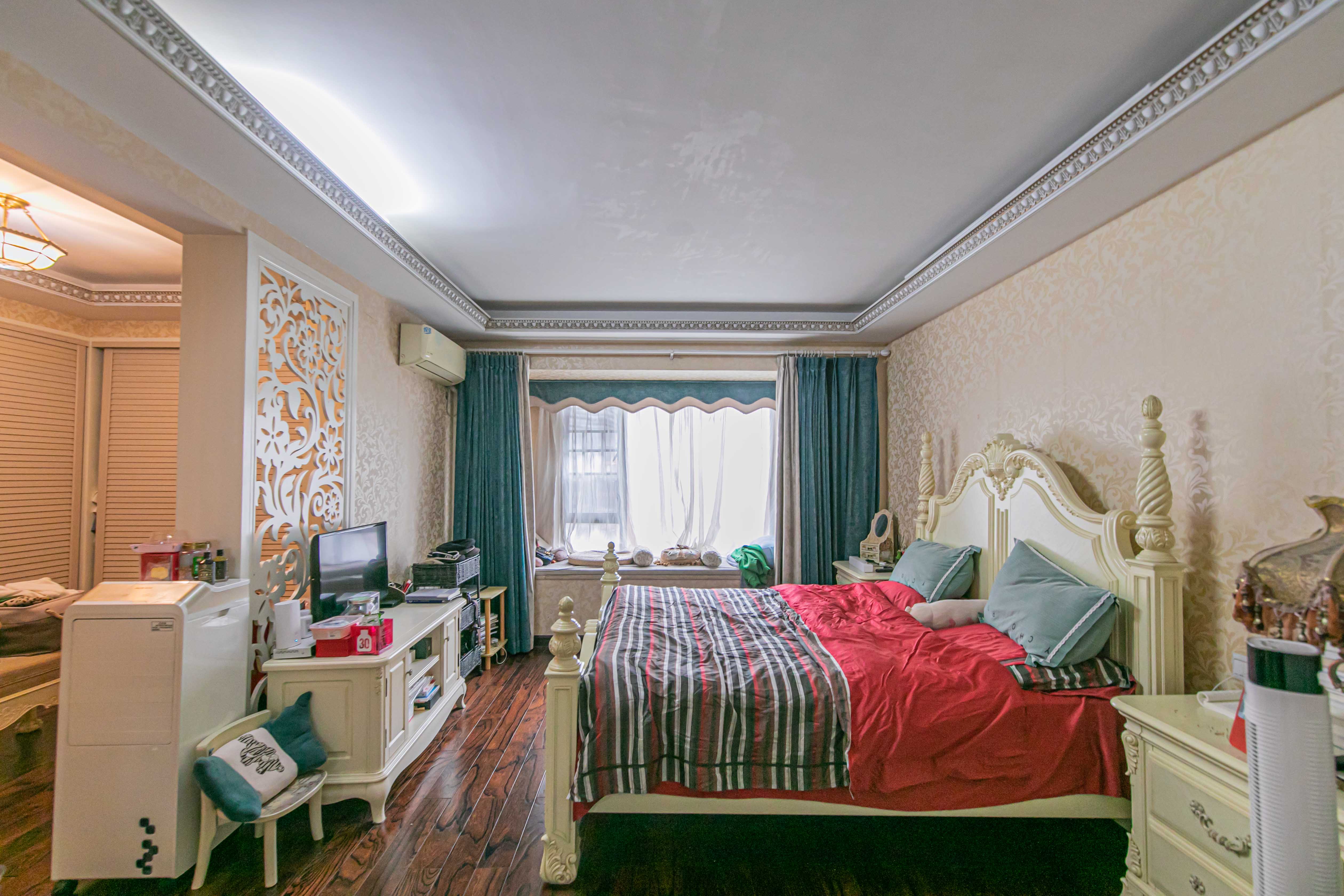 华润凤凰城二期 5室2厅2卫 148.0万 华润凤凰城二期 5室2厅2卫 148.0万卧室