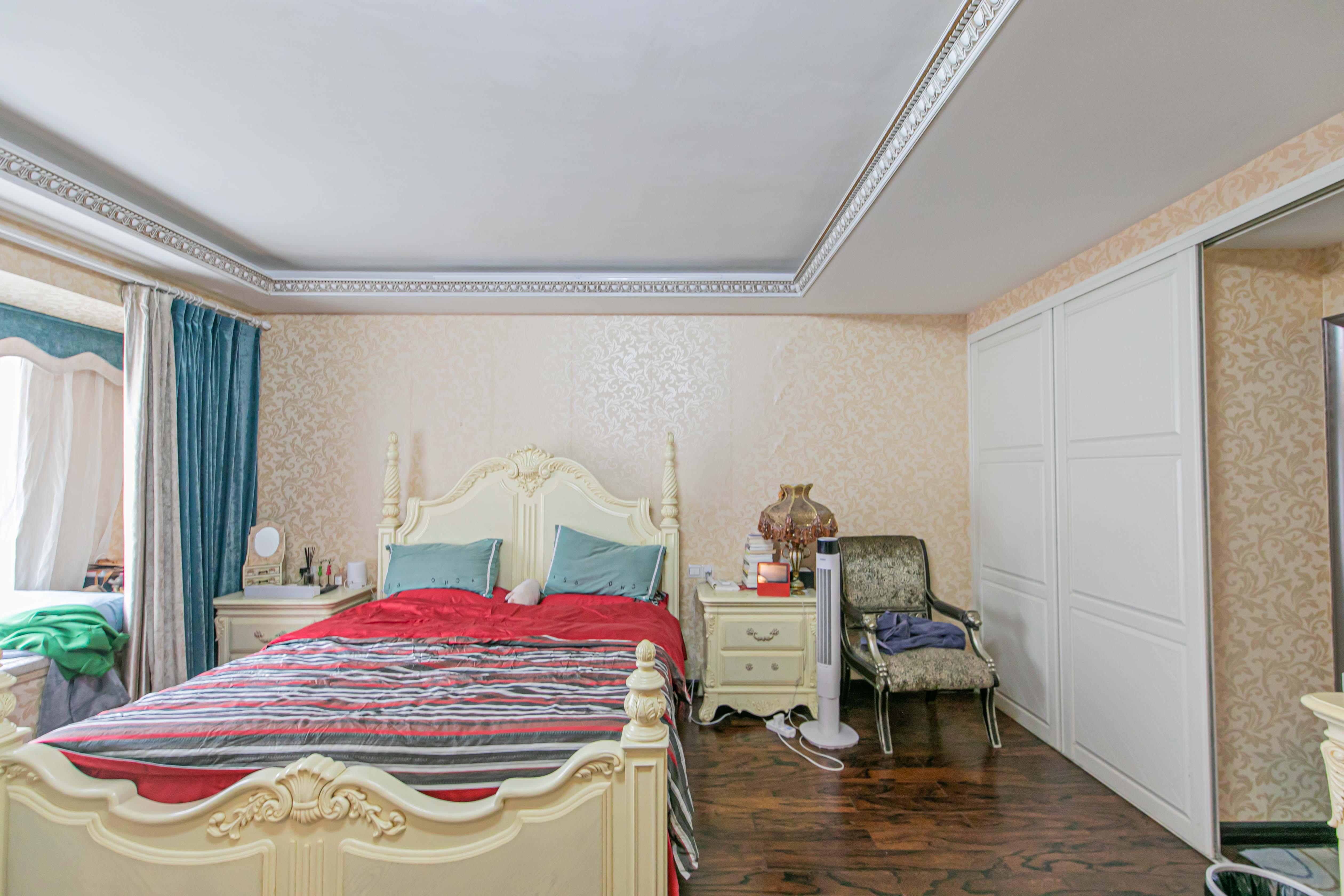 华润凤凰城二期 5室2厅2卫 148.0万 华润凤凰城二期 5室2厅2卫 148.0万卧室