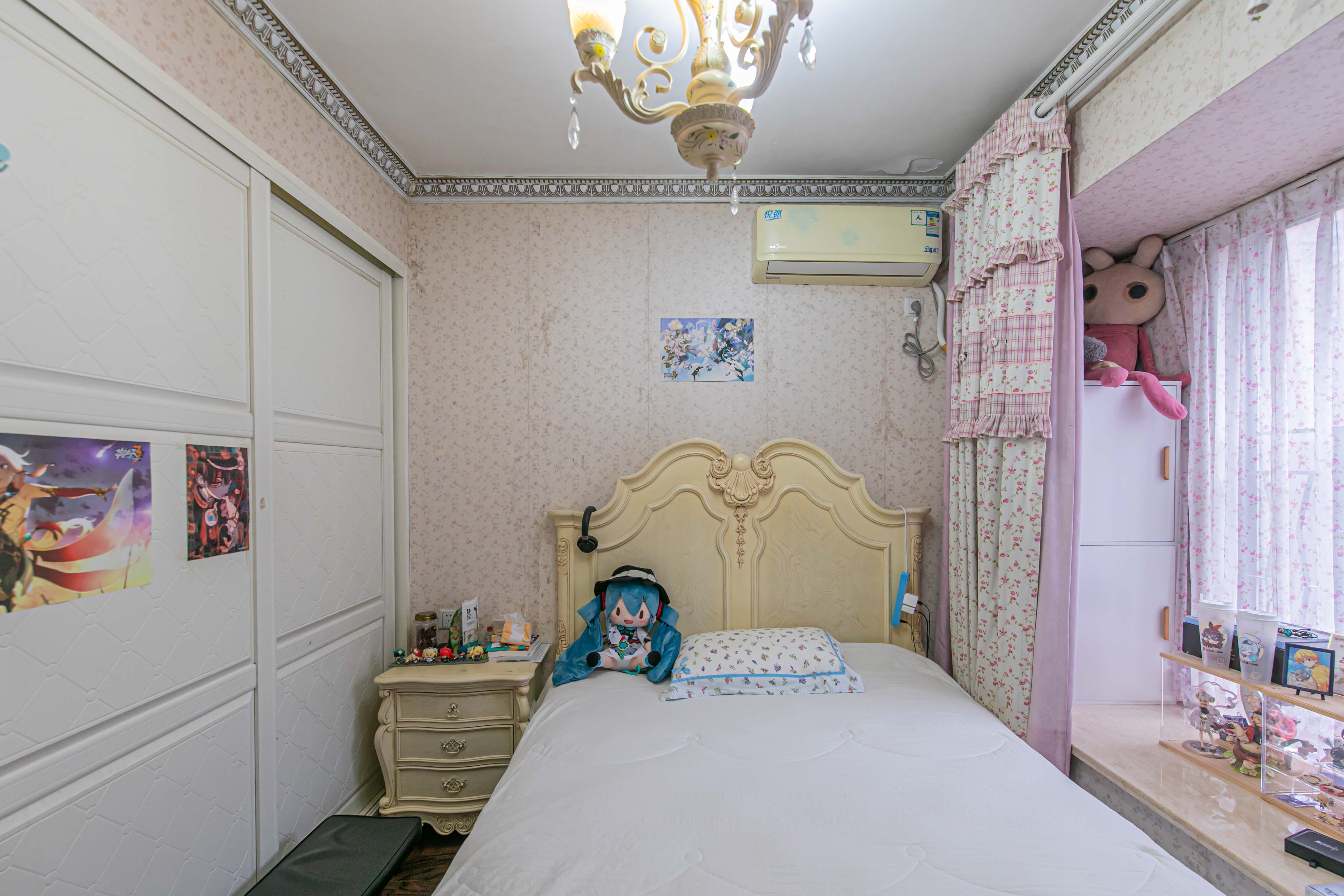 华润凤凰城二期 5室2厅2卫 148.0万 华润凤凰城二期 5室2厅2卫 148.0万卧室