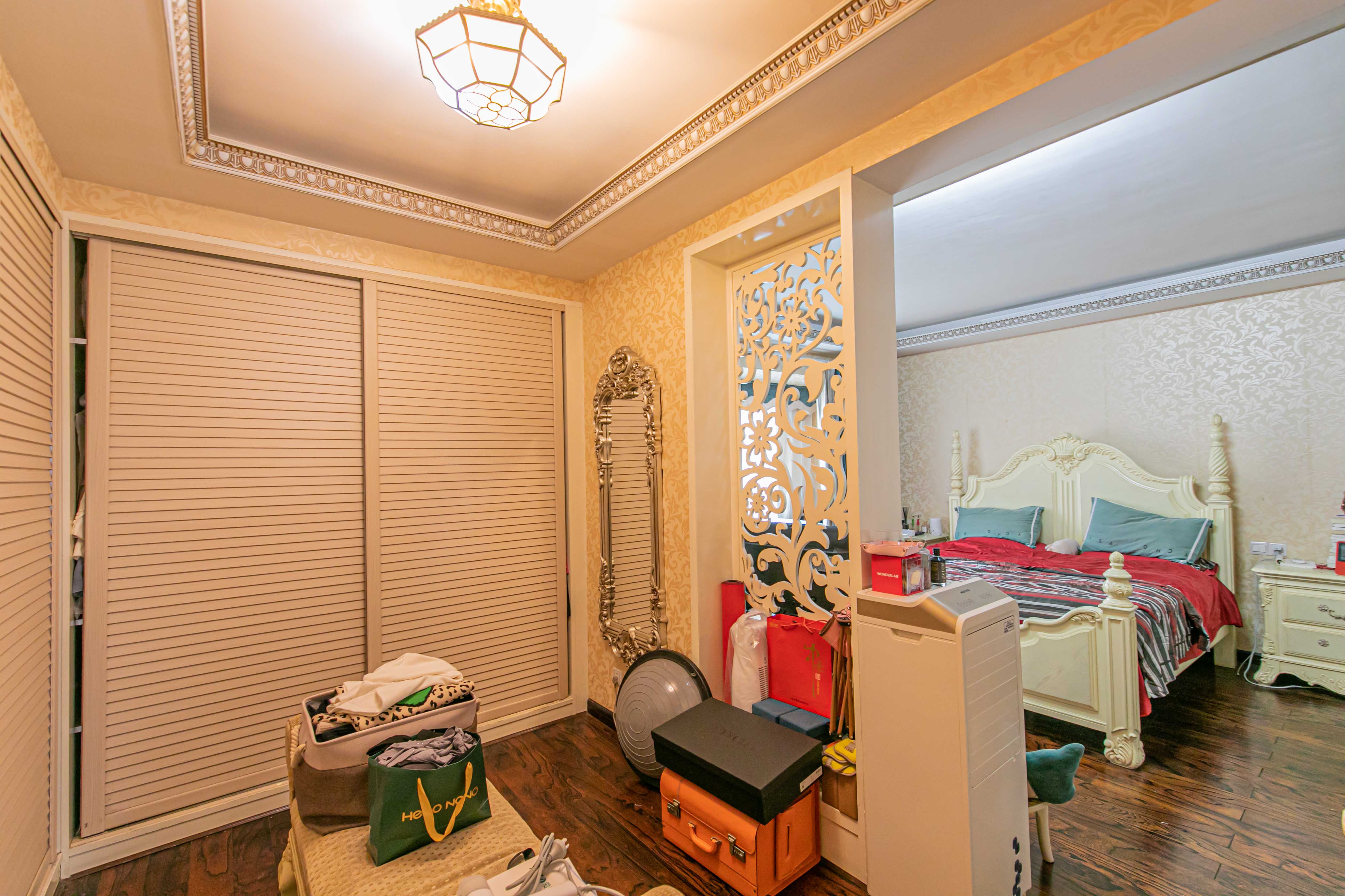 华润凤凰城二期 5室2厅2卫 148.0万 华润凤凰城二期 5室2厅2卫 148.0万其他