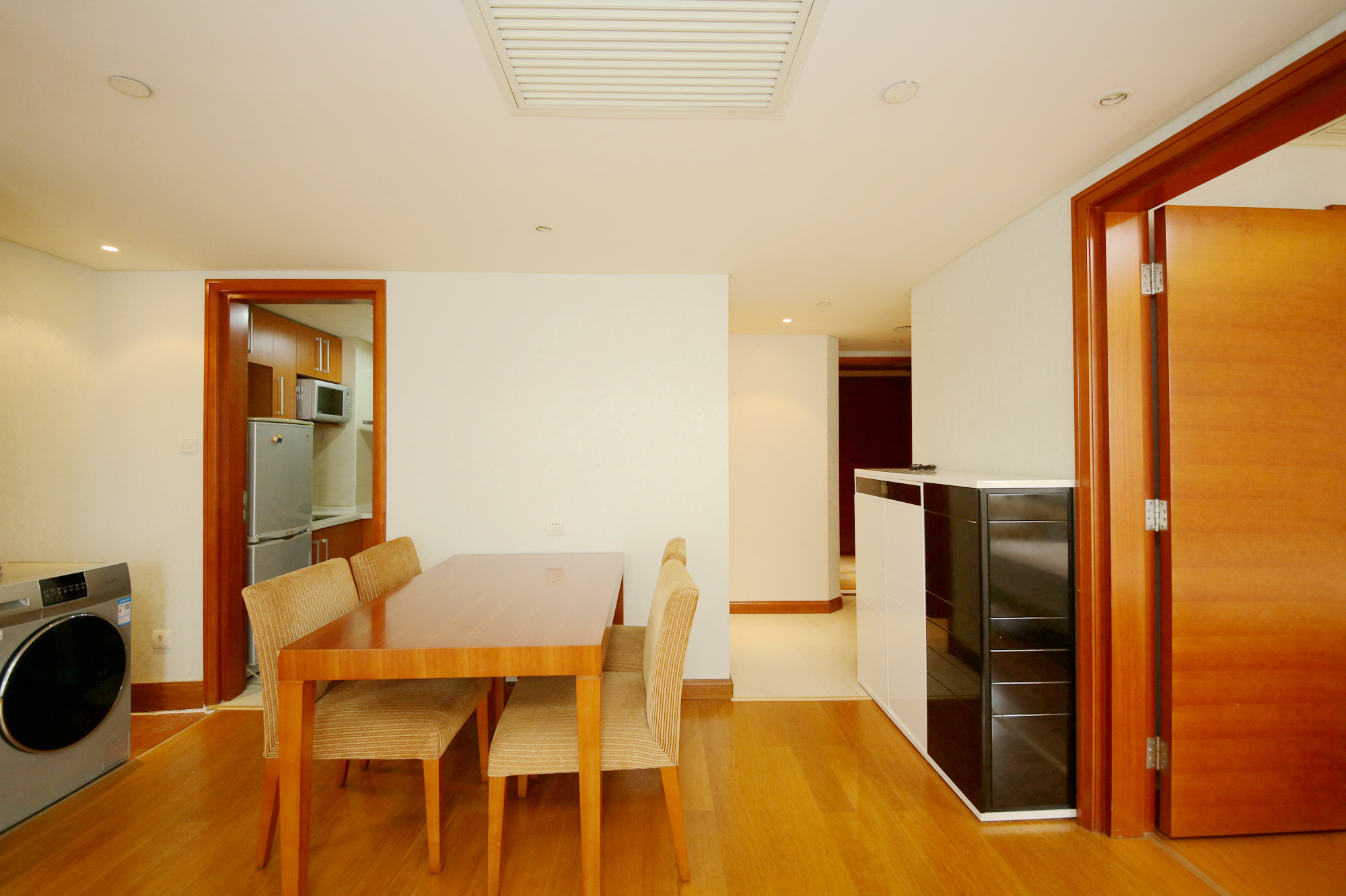 运达国际广场  2室2厅1卫    179.0万客厅