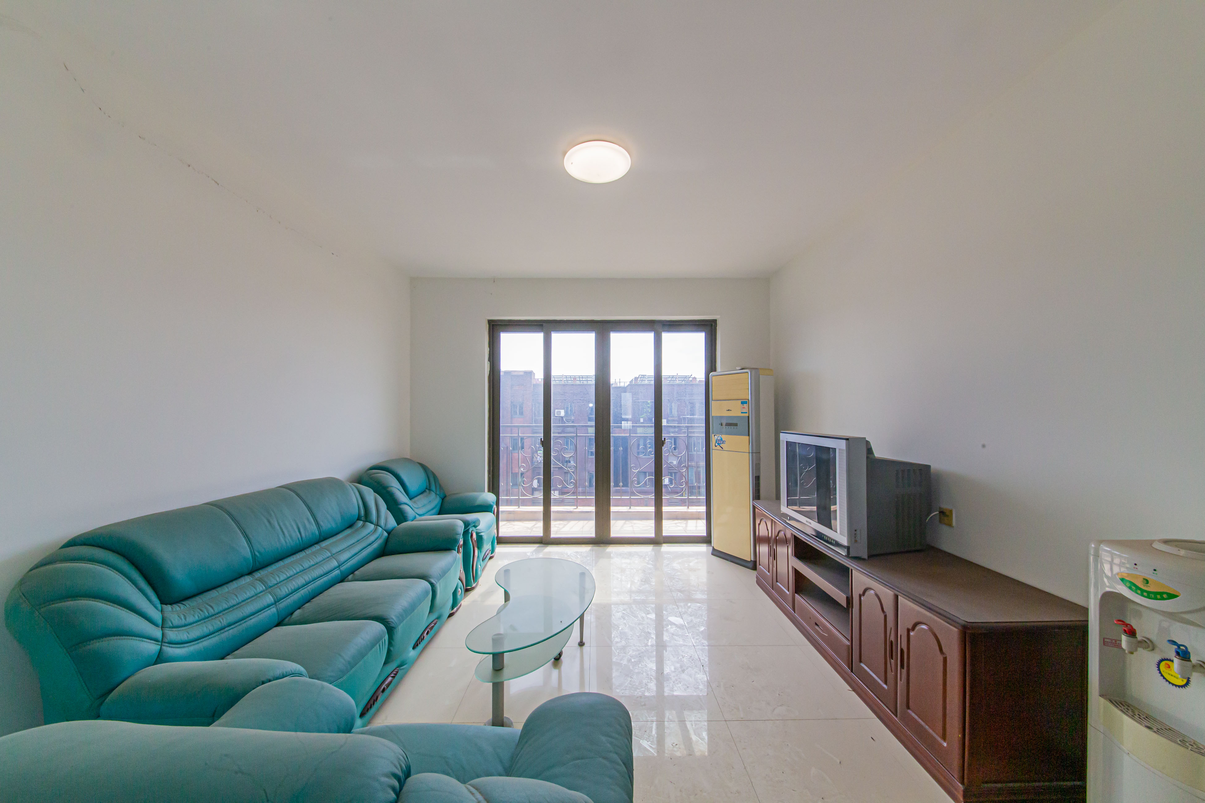 绿地公馆（绿地名邸）  3室2厅1卫    94.99万客厅