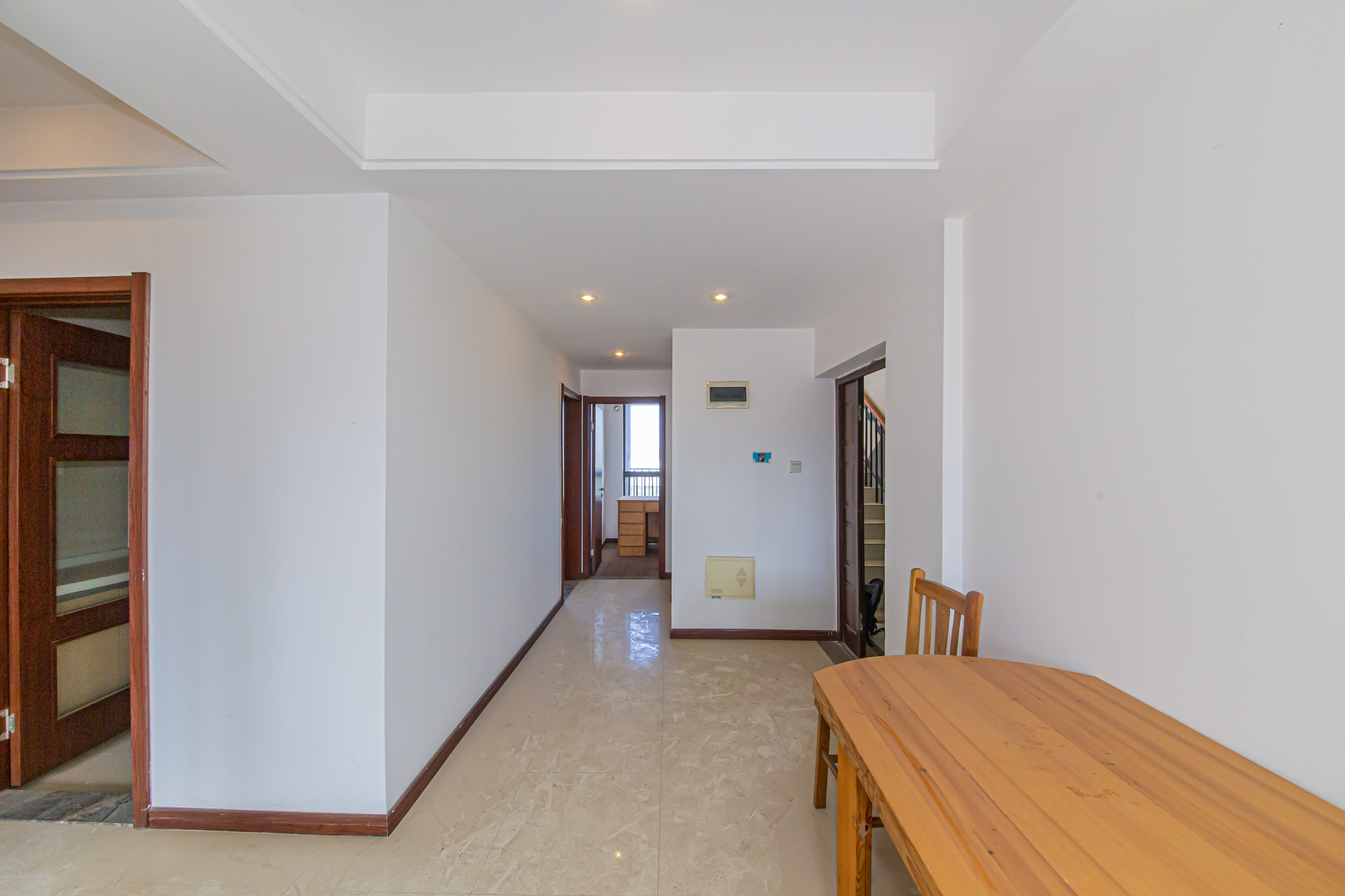 绿地公馆（绿地名邸）  3室2厅1卫    94.99万客厅