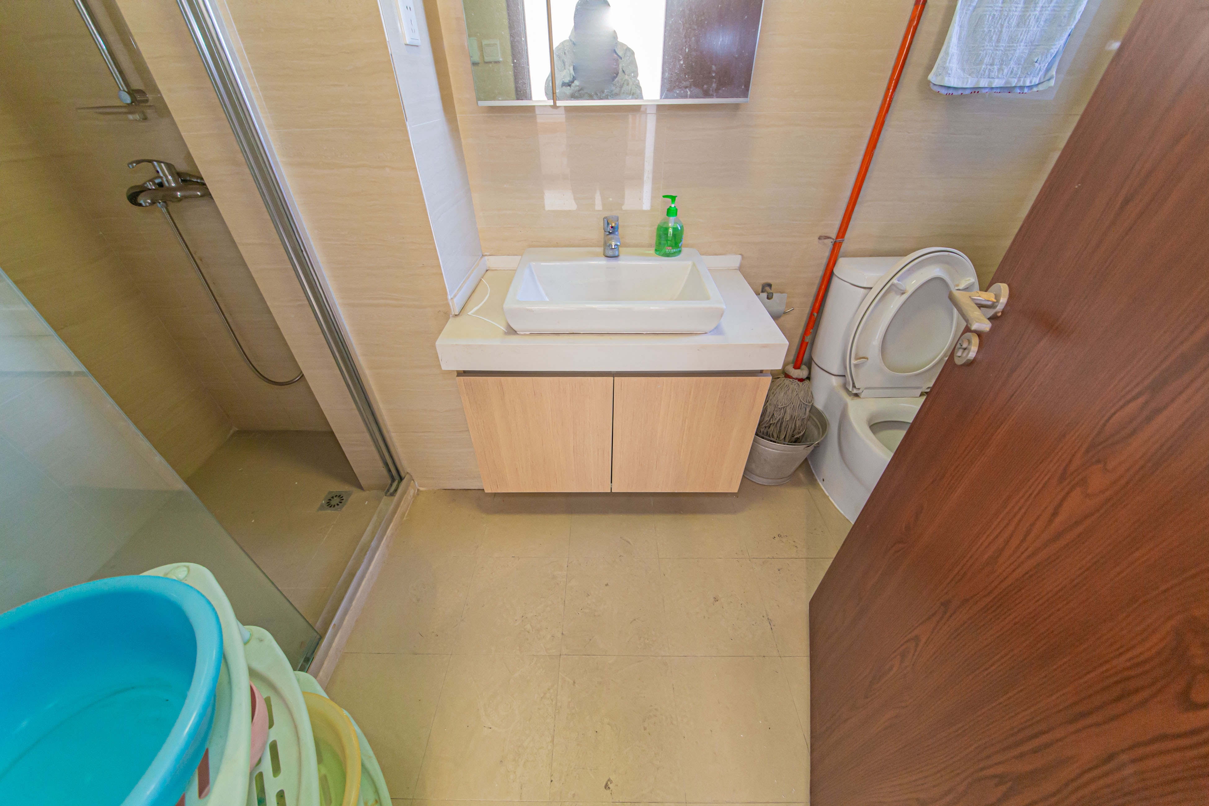 绿地公馆（绿地名邸）  3室2厅1卫    94.99万卫生间