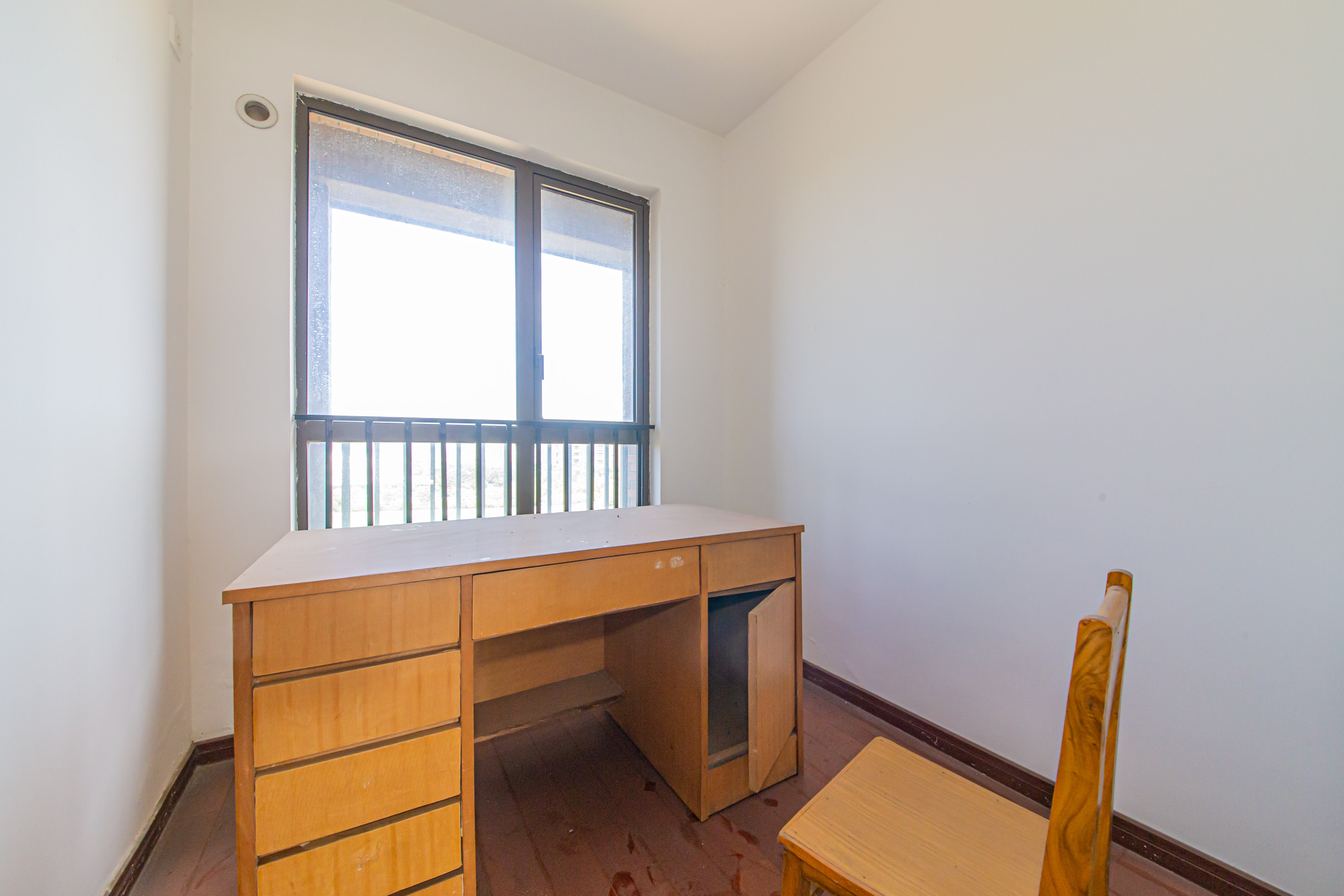 绿地公馆（绿地名邸）  3室2厅1卫    94.99万卧室