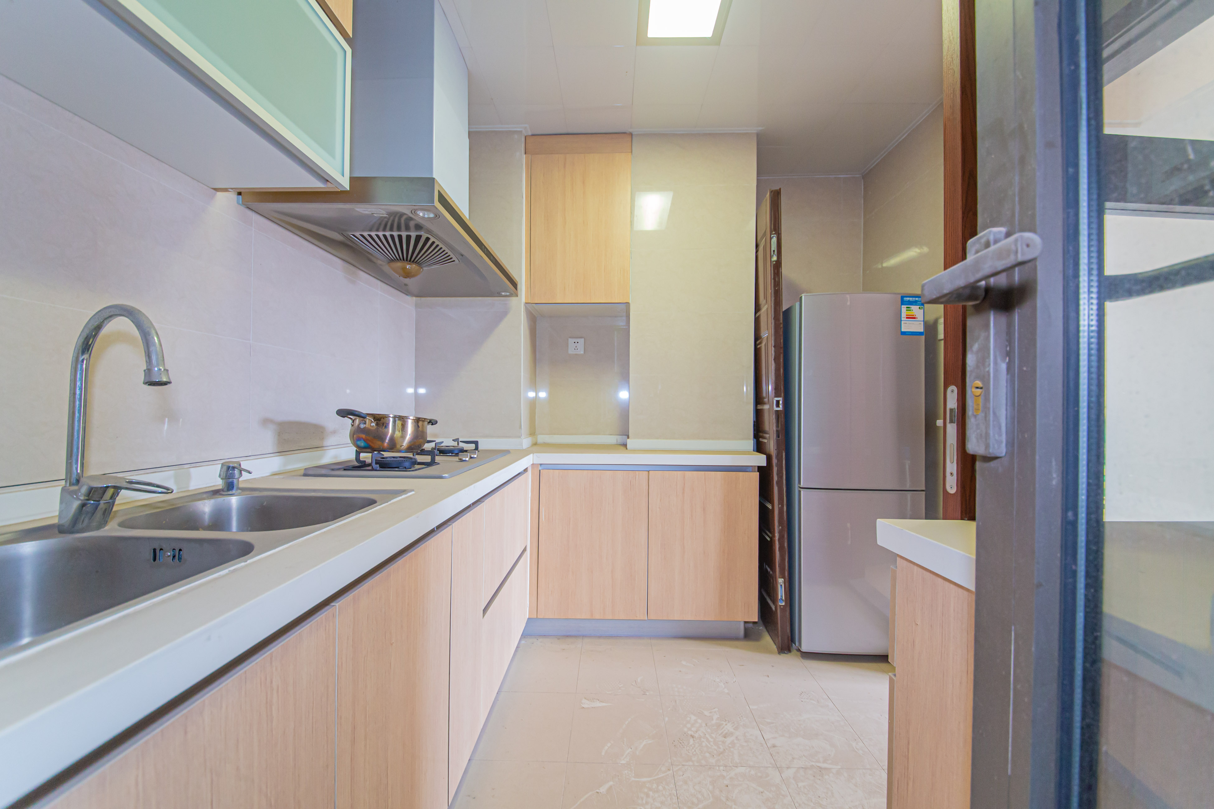 绿地公馆（绿地名邸）  3室2厅1卫    94.99万厨房