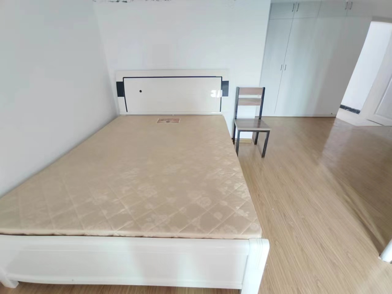 建鑫二期  2室1厅1卫   35.00万客厅