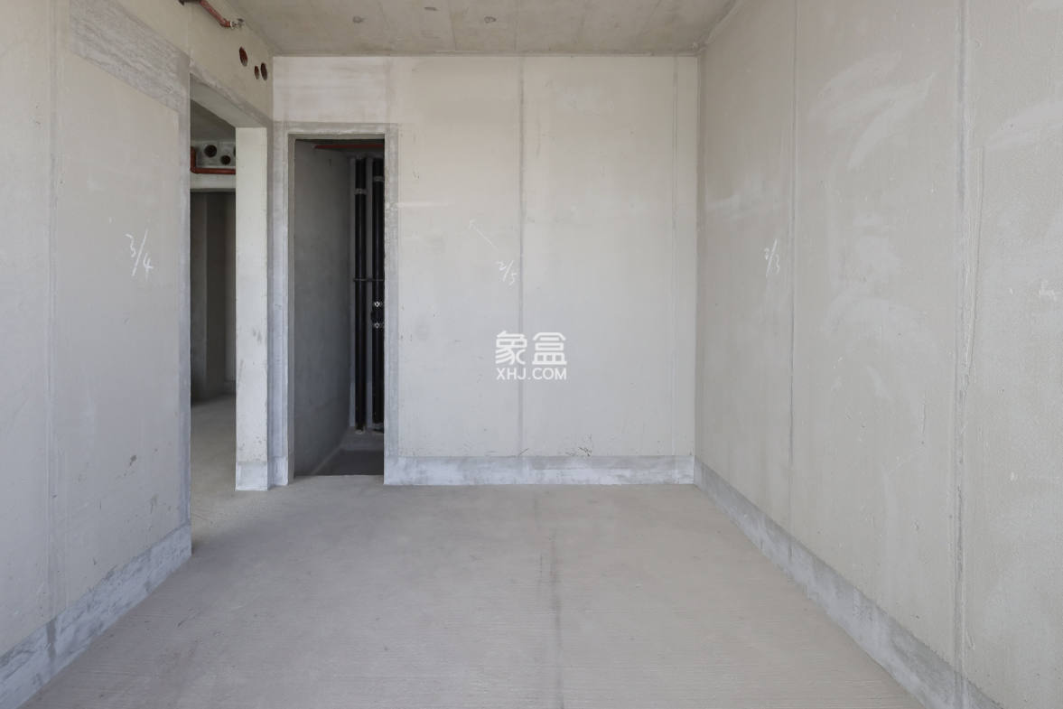 远洋外滩壹号  4室2厅3卫    406.0万 远洋外滩壹号  4室2厅3卫    406.0万卧室