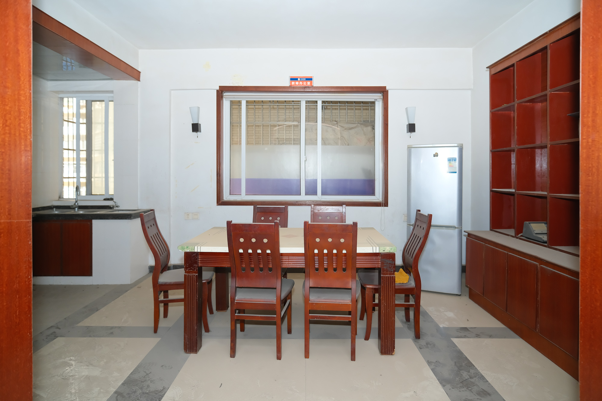 楚天家园  3室2厅2卫    78.8万 楚天家园  3室2厅2卫    78.8万客厅