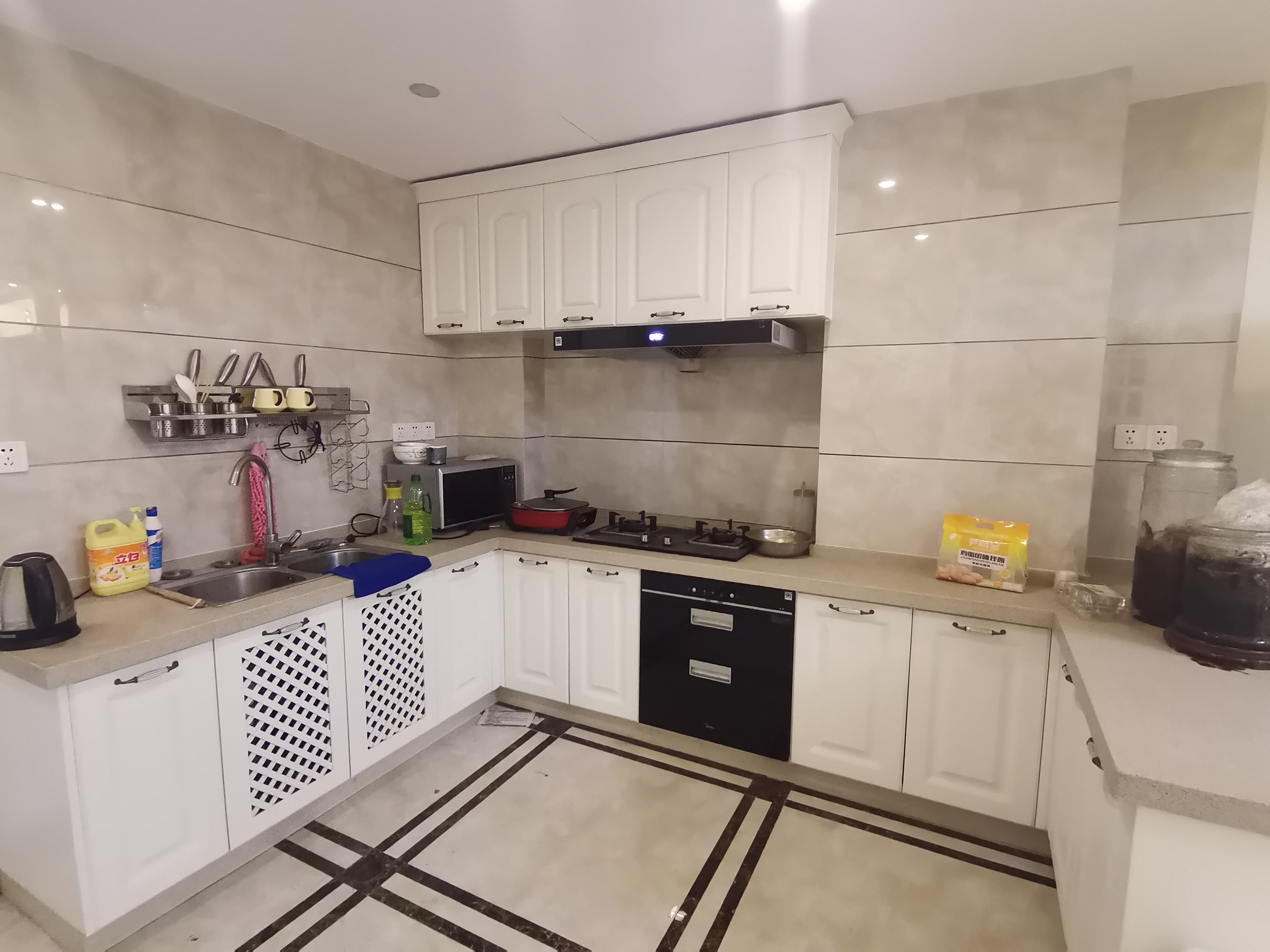 旺城天悦领秀香江  3室2厅2卫    80.0万 旺城天悦领秀香江  3室2厅2卫    80.0万室内图