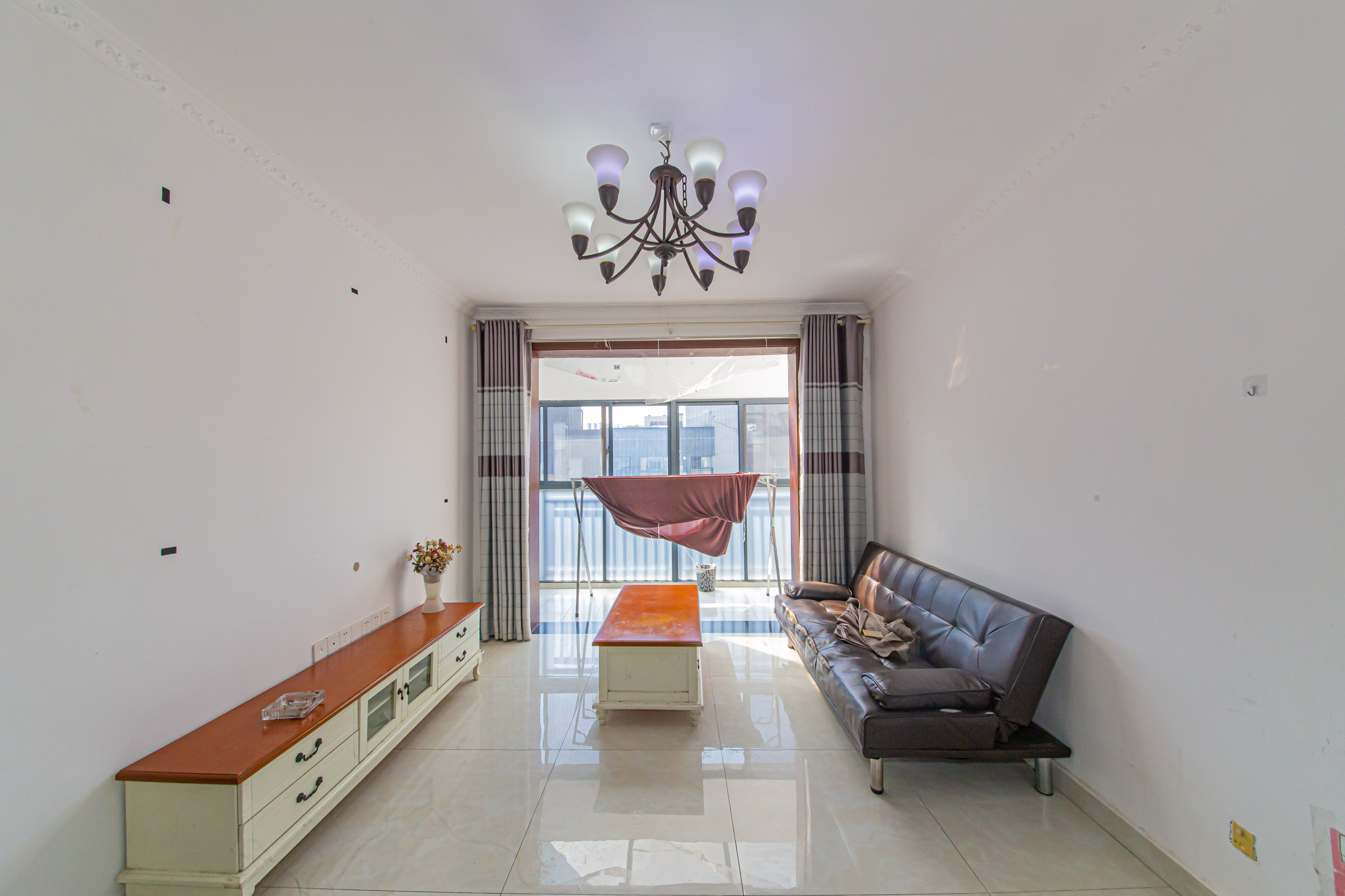 中信文化广场(中信新城二期)  2室2厅1卫    45.0万 中信文化广场(中信新城二期)  2室2厅1卫    45.0万客厅