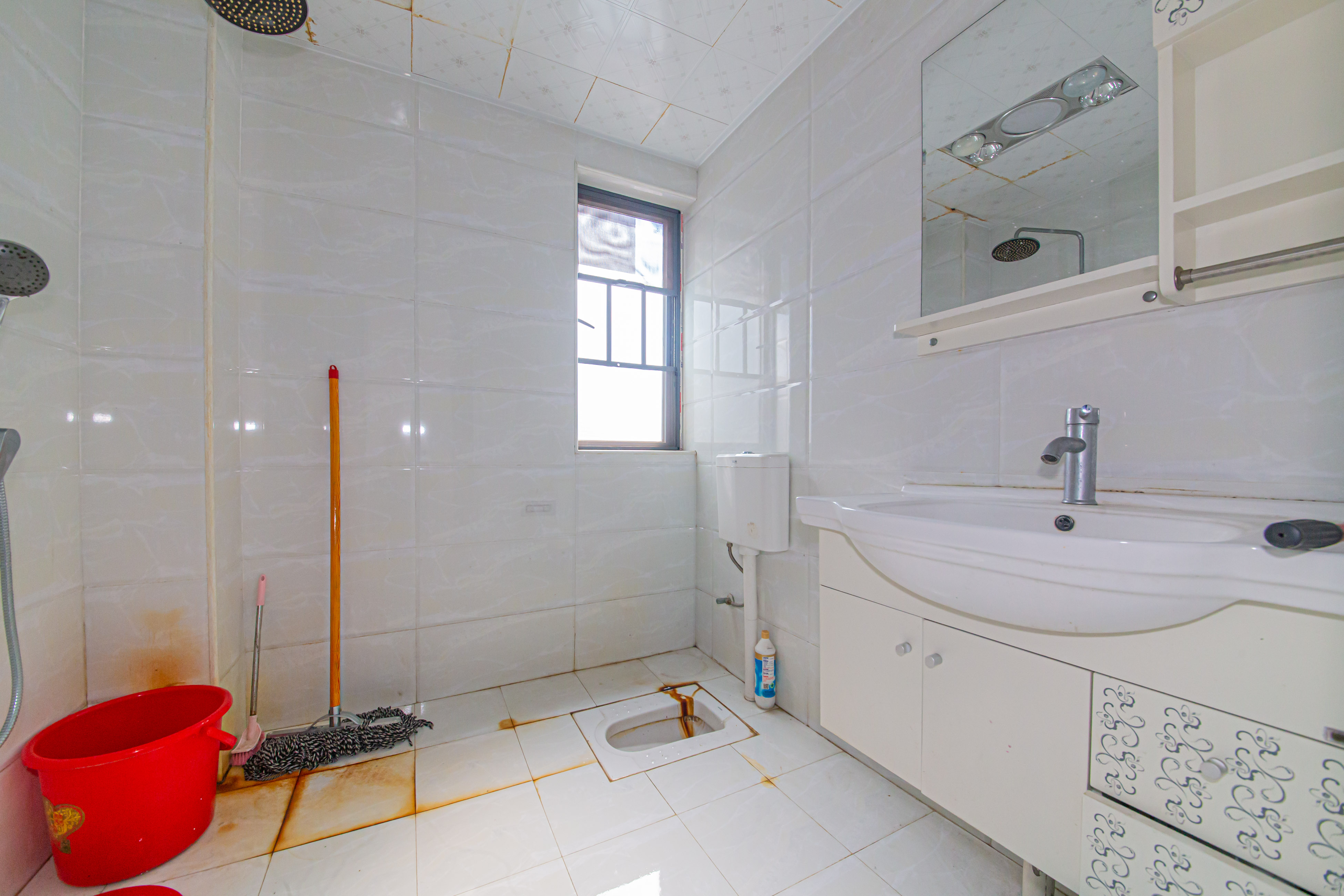 中信文化广场(中信新城二期)  2室2厅1卫    45.0万 中信文化广场(中信新城二期)  2室2厅1卫    45.0万卫生间