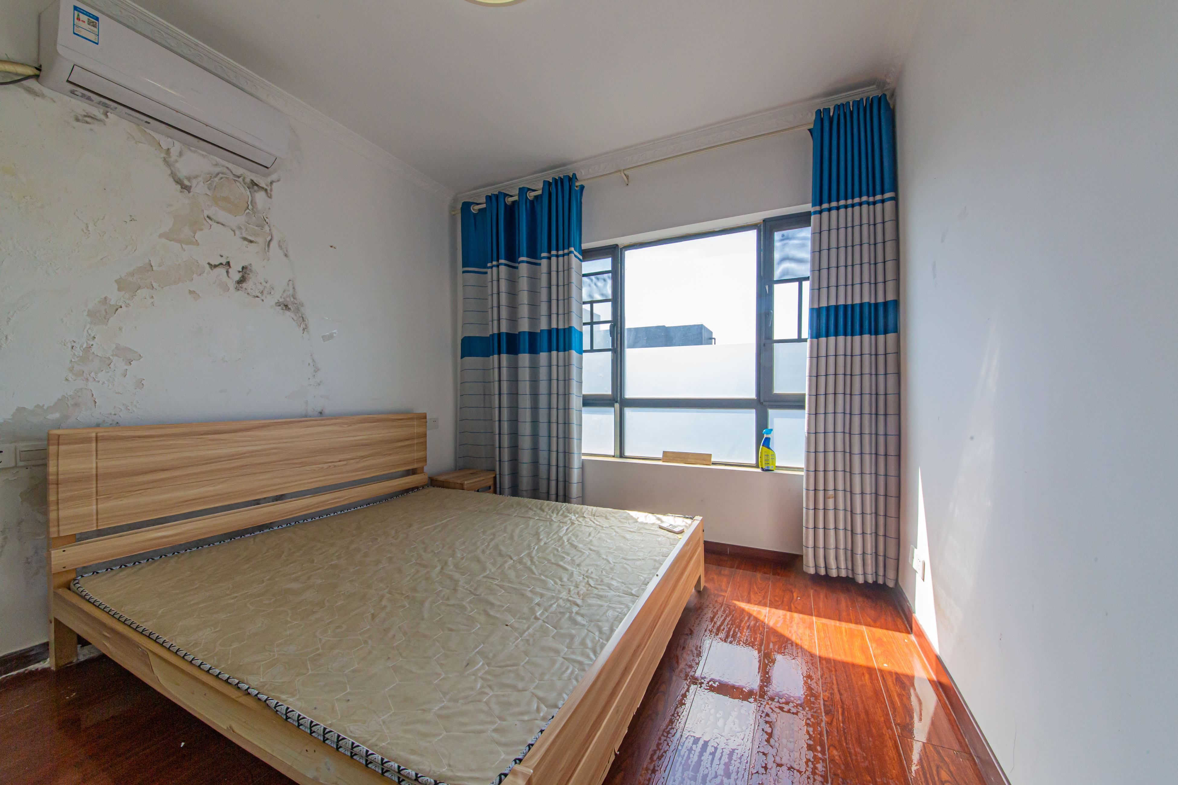 中信文化广场(中信新城二期)  2室2厅1卫    45.0万 中信文化广场(中信新城二期)  2室2厅1卫    45.0万卧室