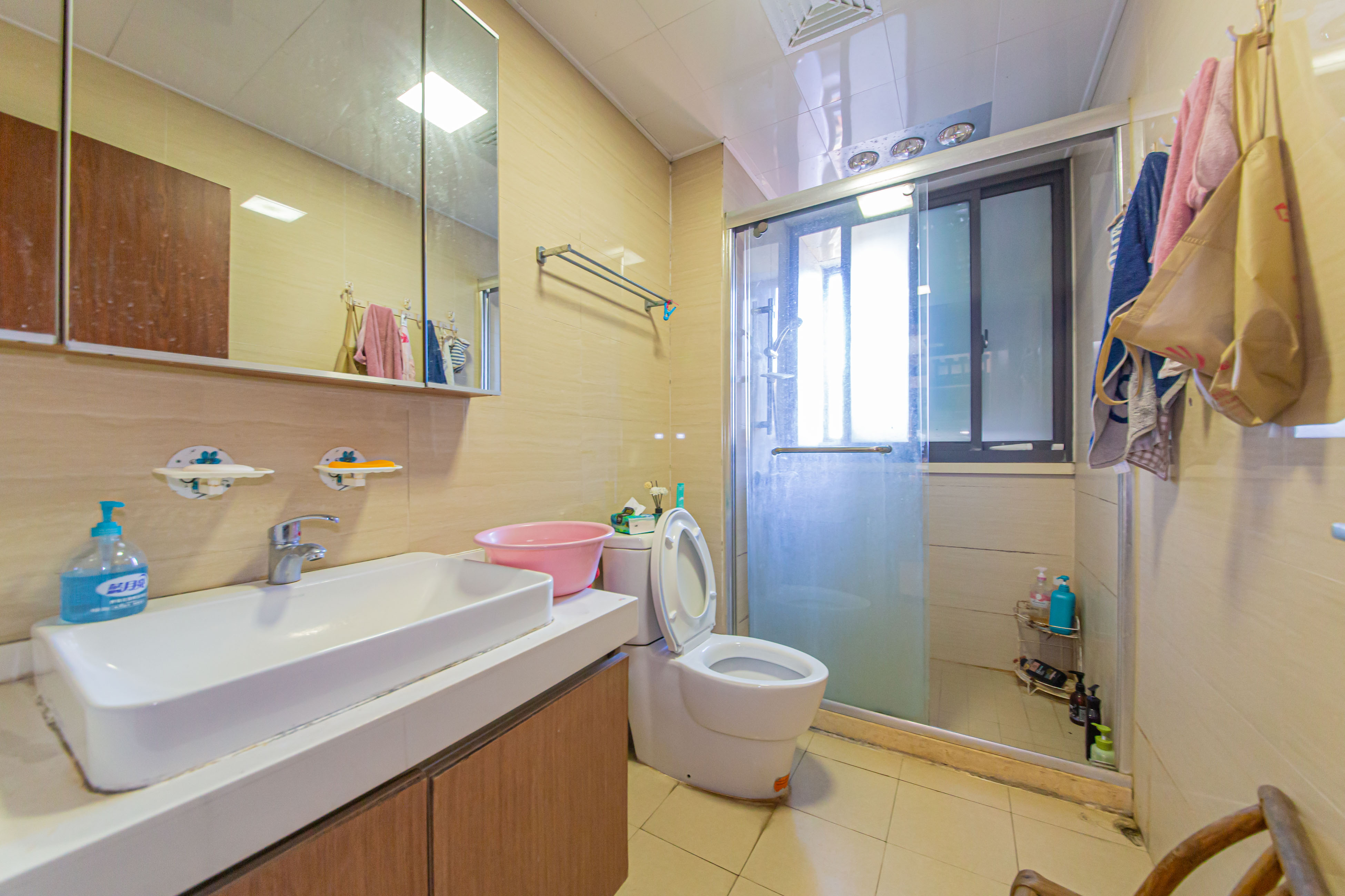 绿地公馆(绿地名邸)  3室2厅1卫    146.0万 绿地公馆(绿地名邸)  3室2厅1卫    146.0万卫生间