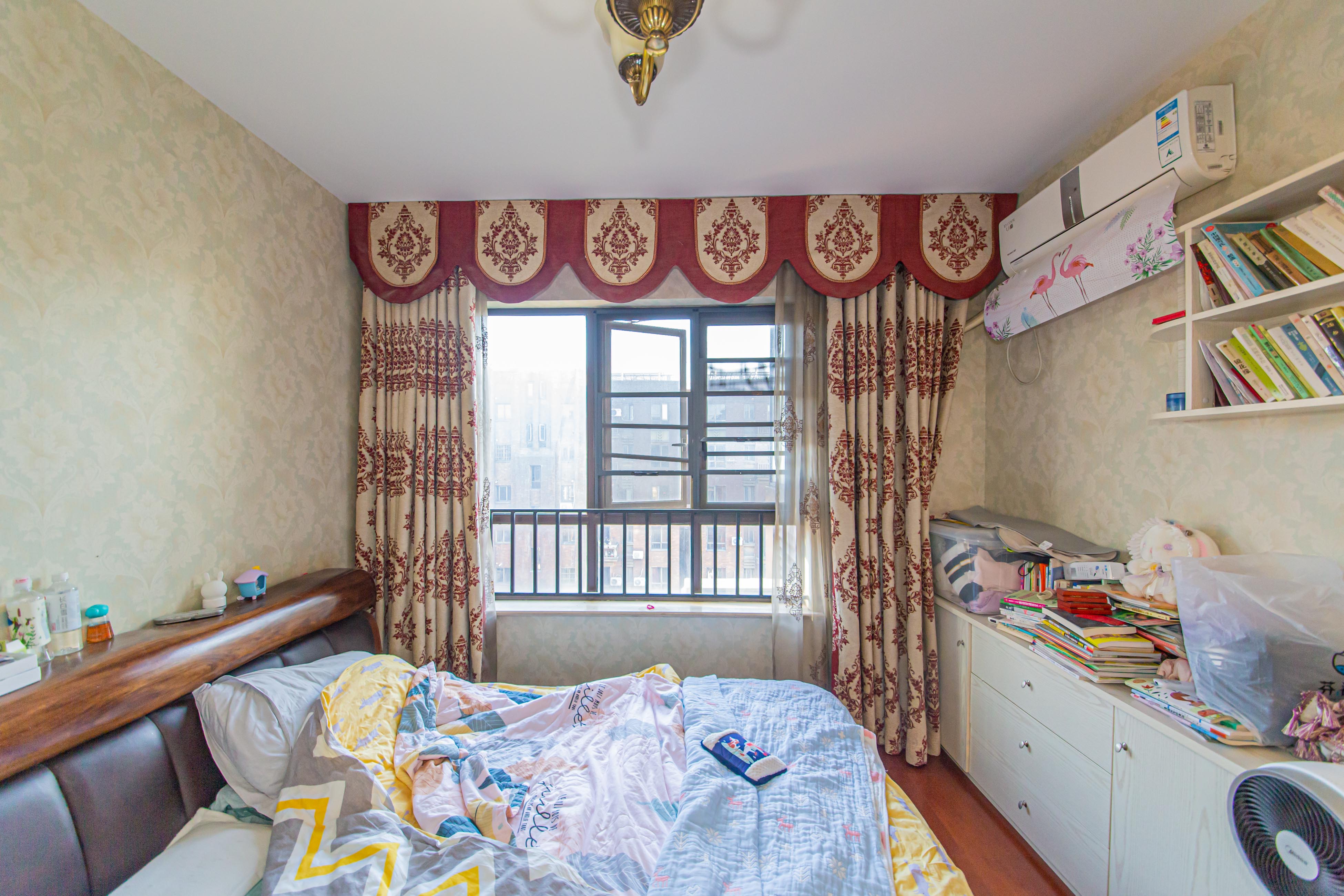 绿地公馆(绿地名邸)  3室2厅1卫    146.0万 绿地公馆(绿地名邸)  3室2厅1卫    146.0万卧室