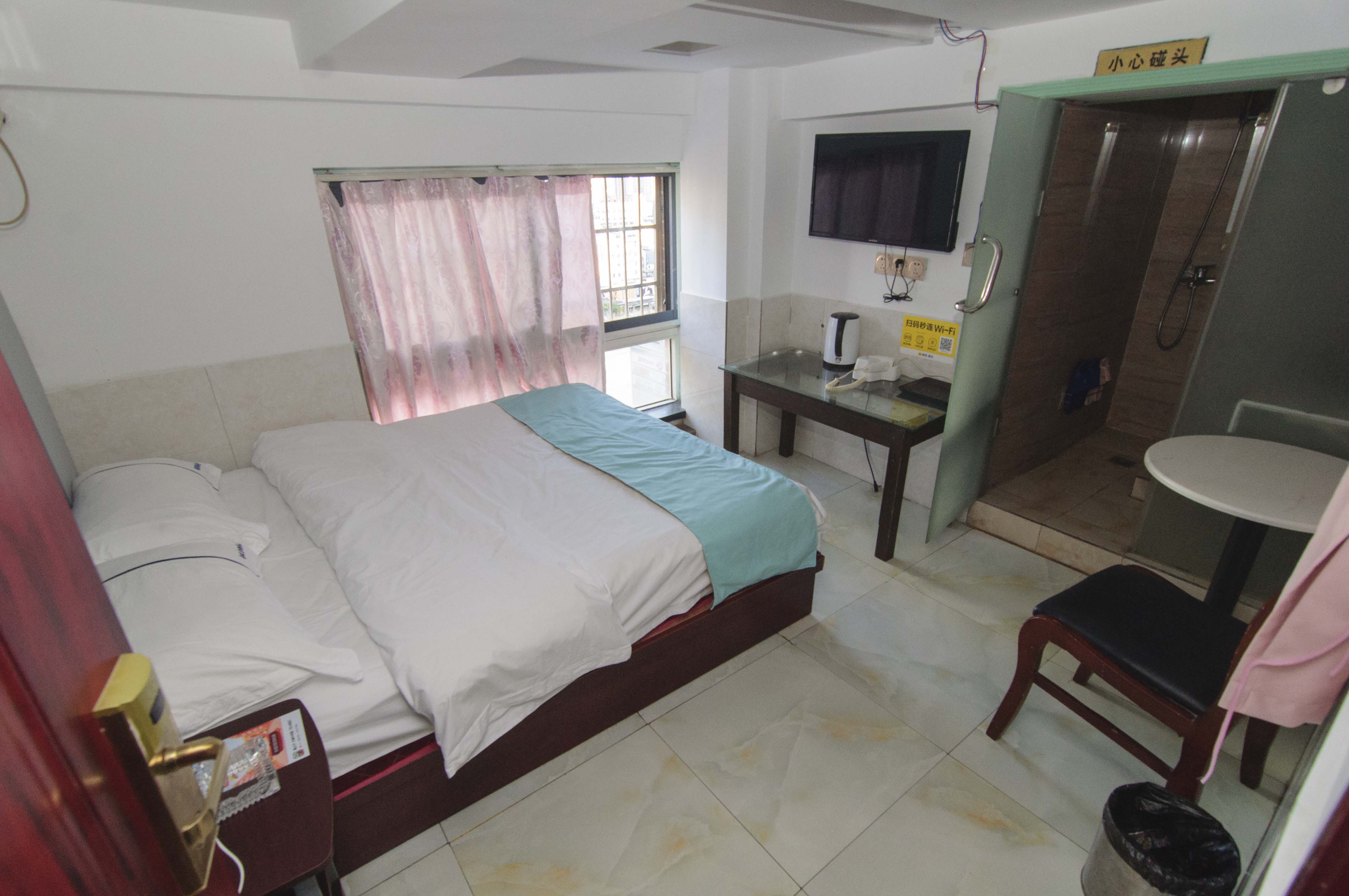 城市经典  6室3厅3卫    185.5万其他