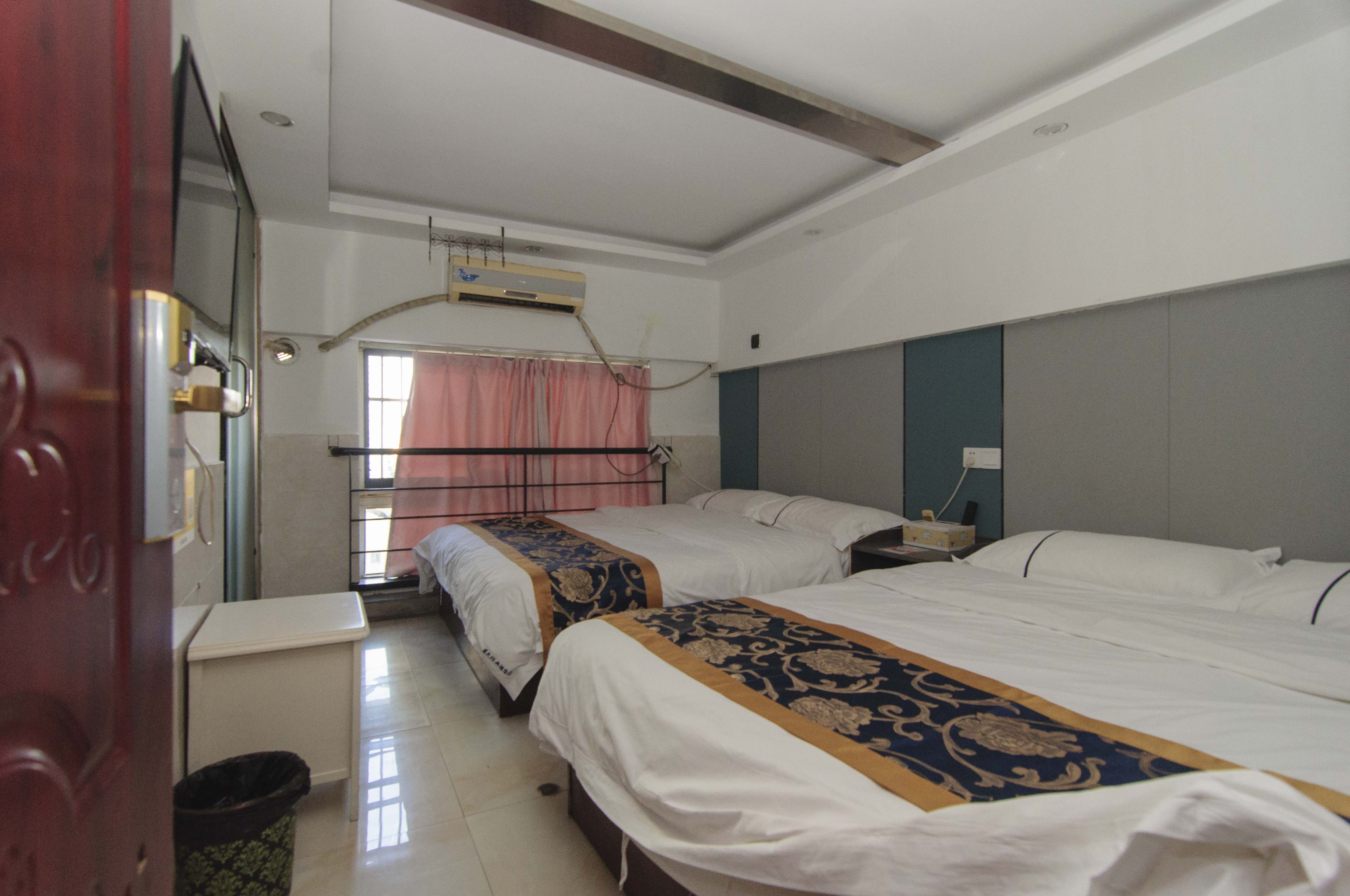 城市经典  6室3厅3卫    185.5万其他