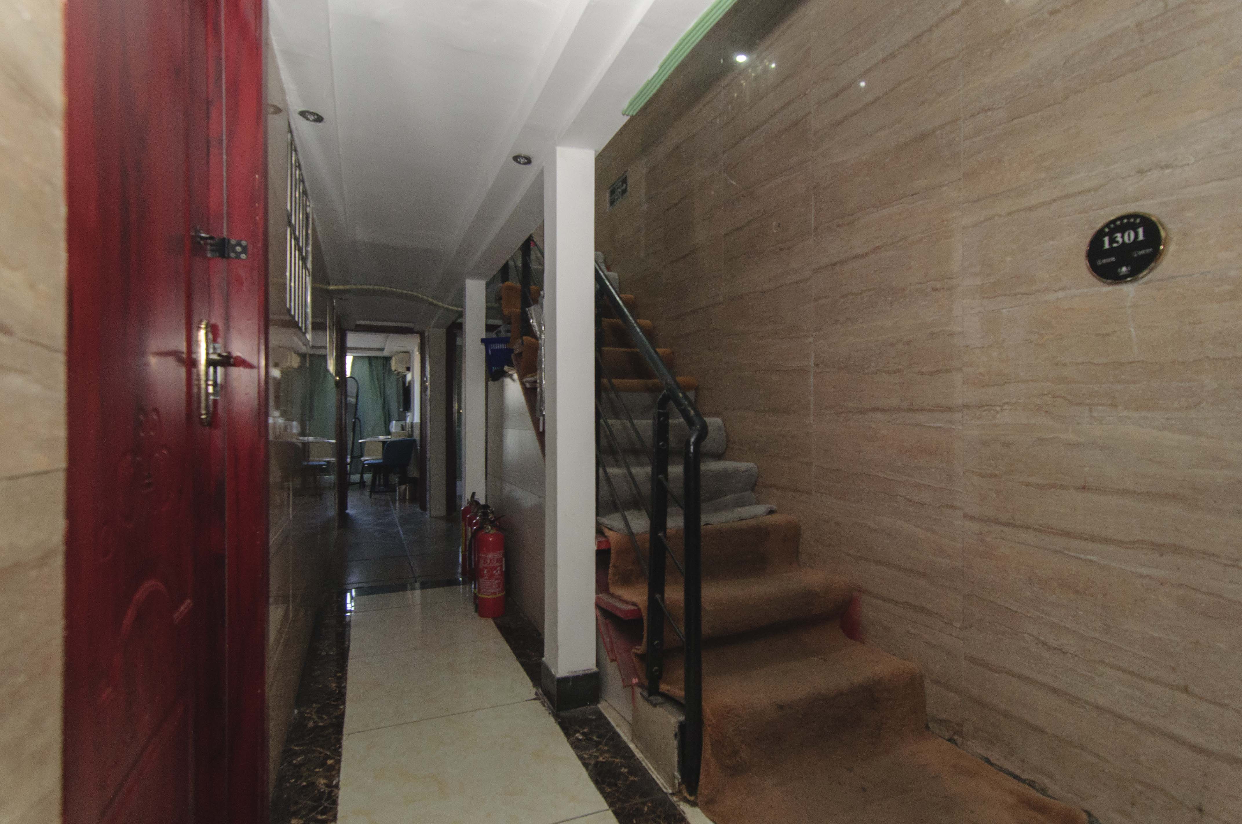 城市经典  6室3厅3卫    185.5万其他