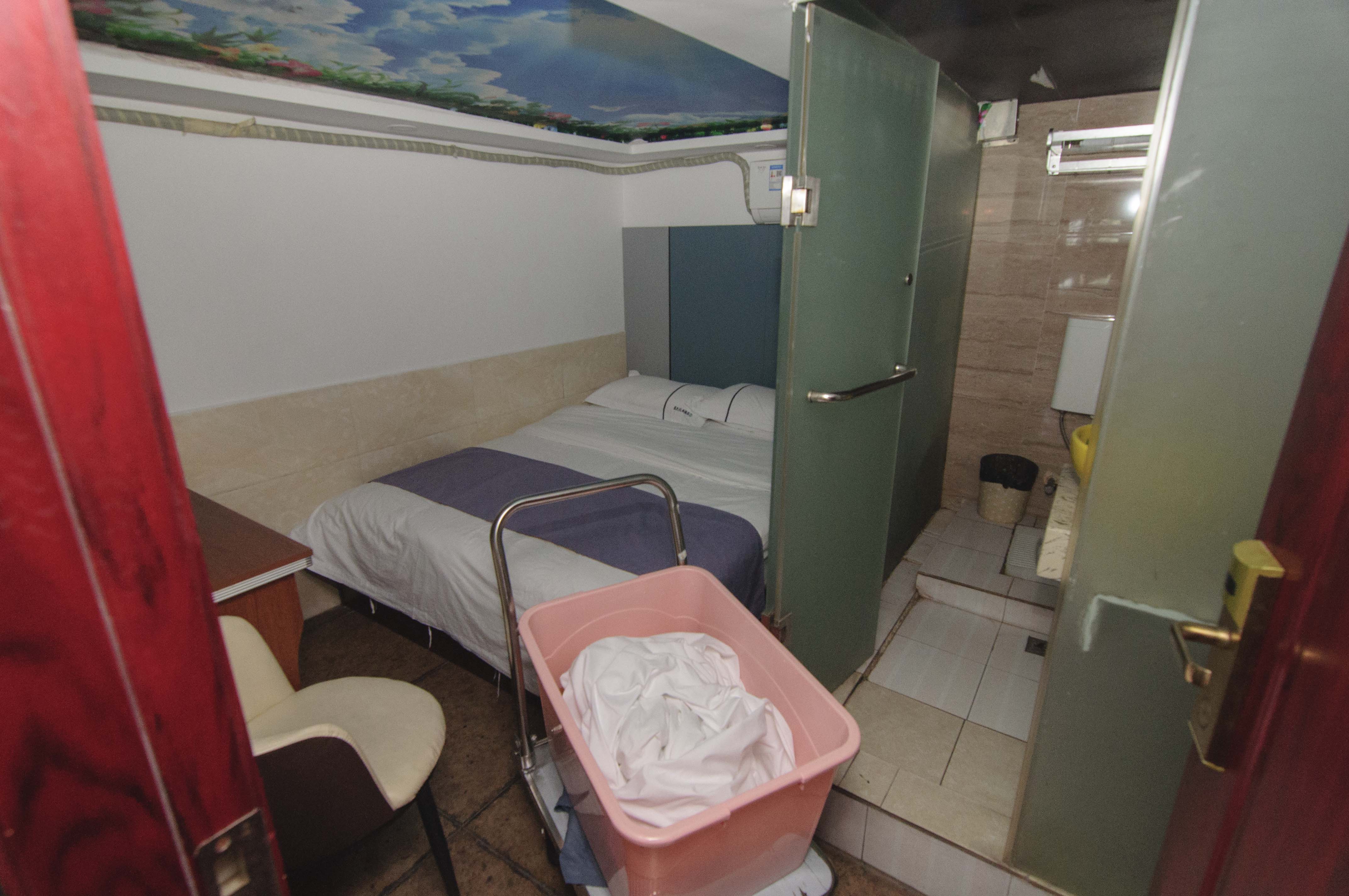 城市经典  6室3厅3卫    185.5万其他