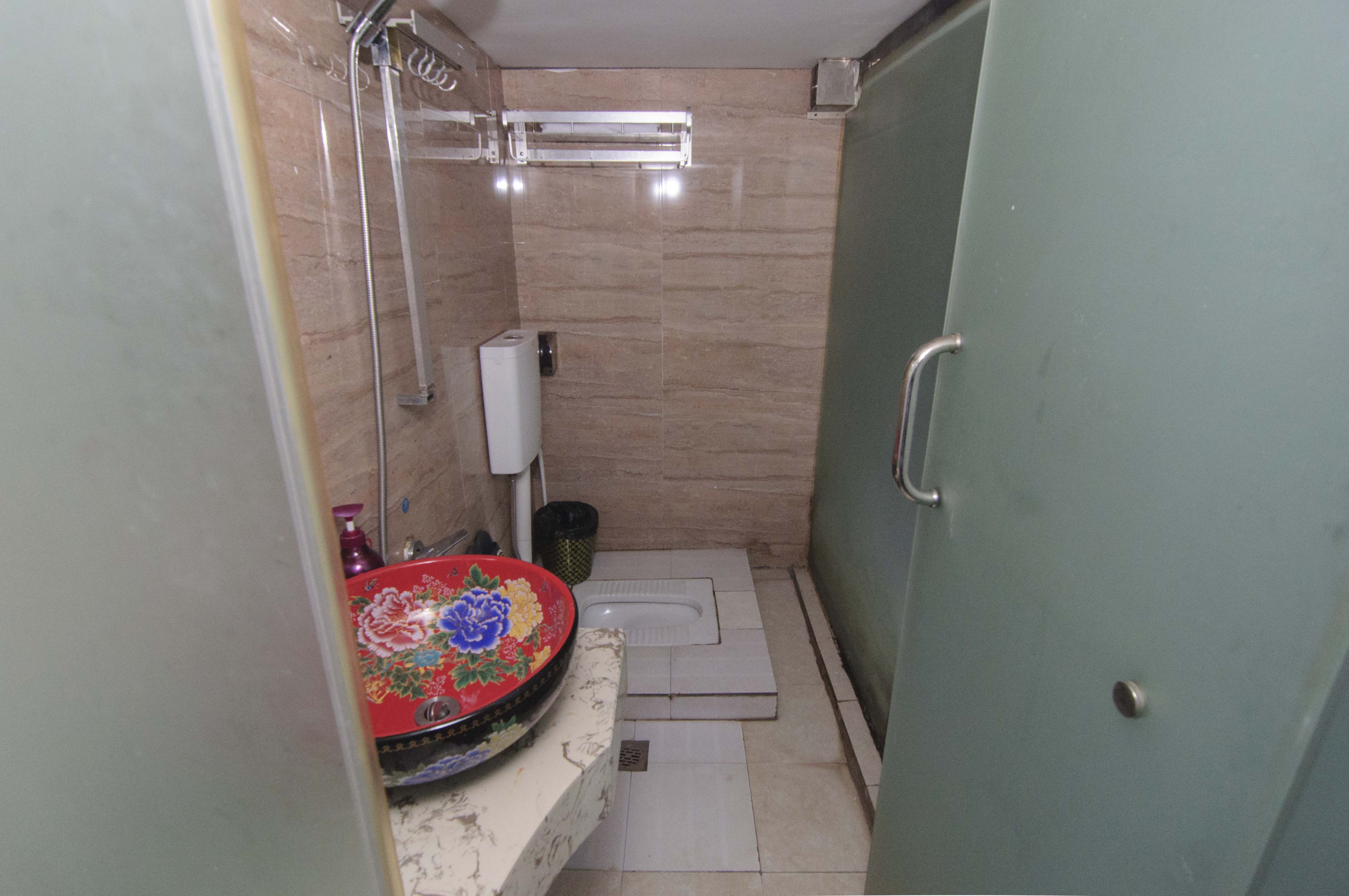 城市经典  6室3厅3卫    185.5万其他