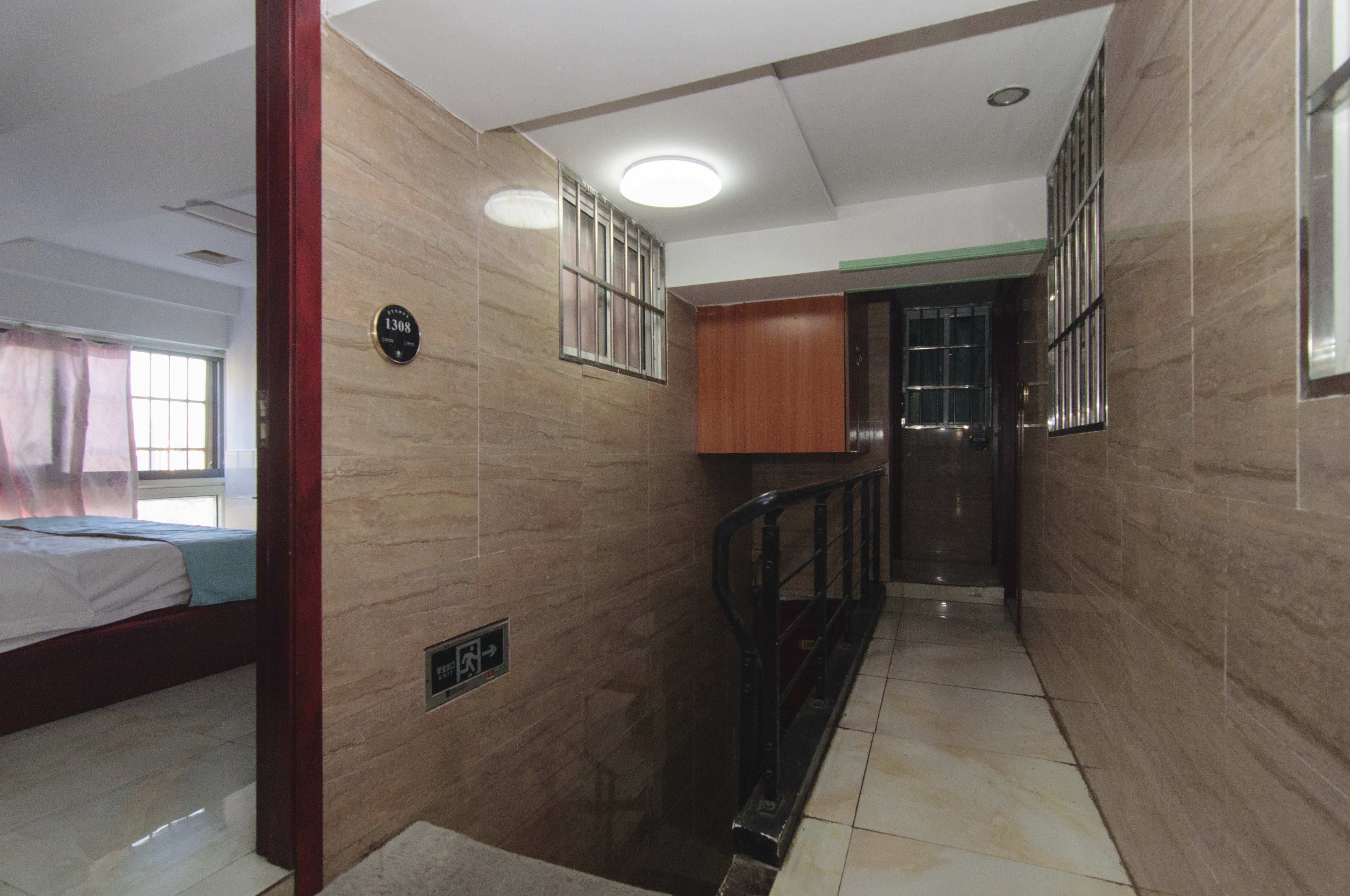 城市经典  6室3厅3卫    185.5万其他