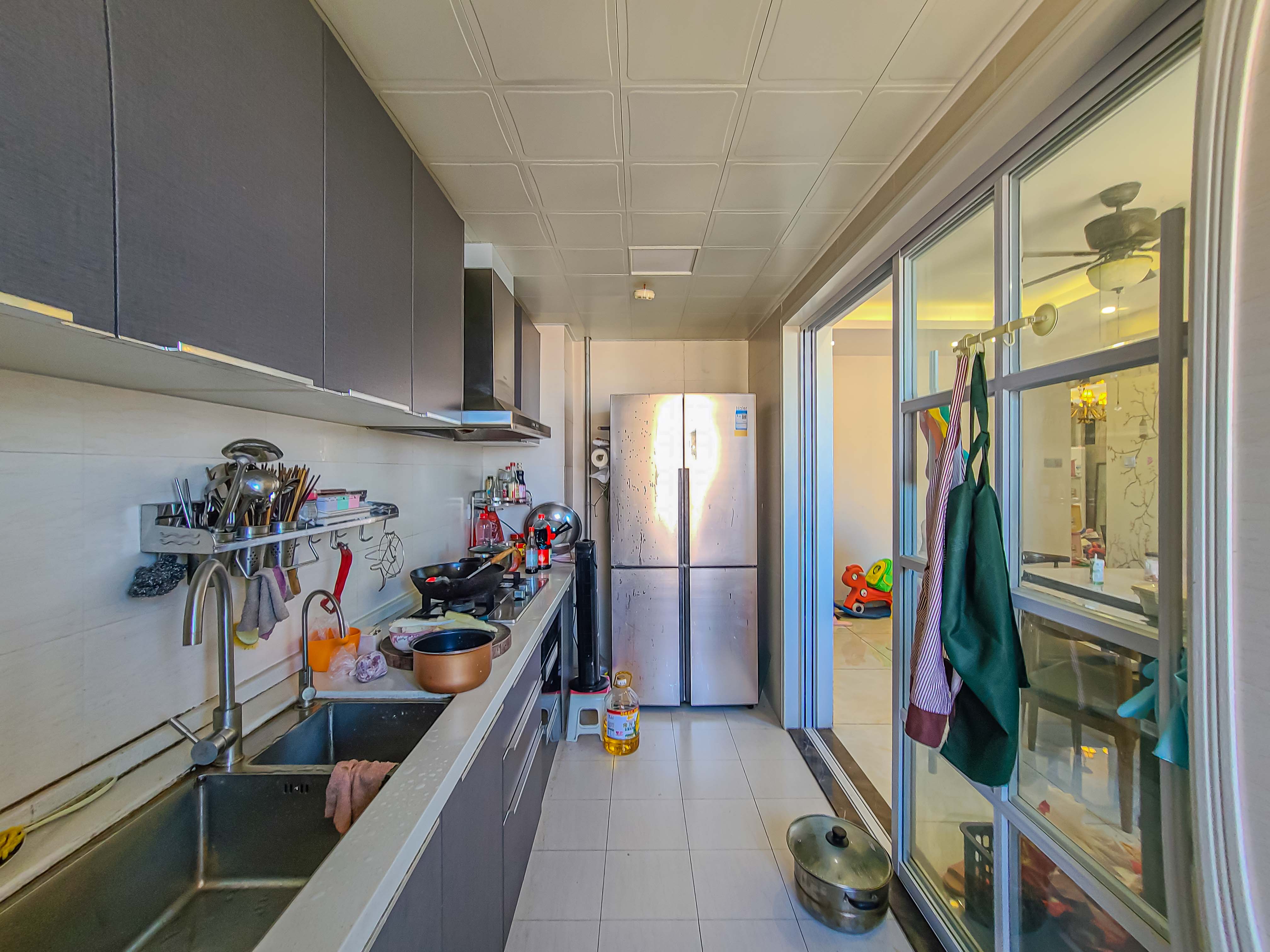 华润五彩城  3室2厅1卫    116.0万厨房