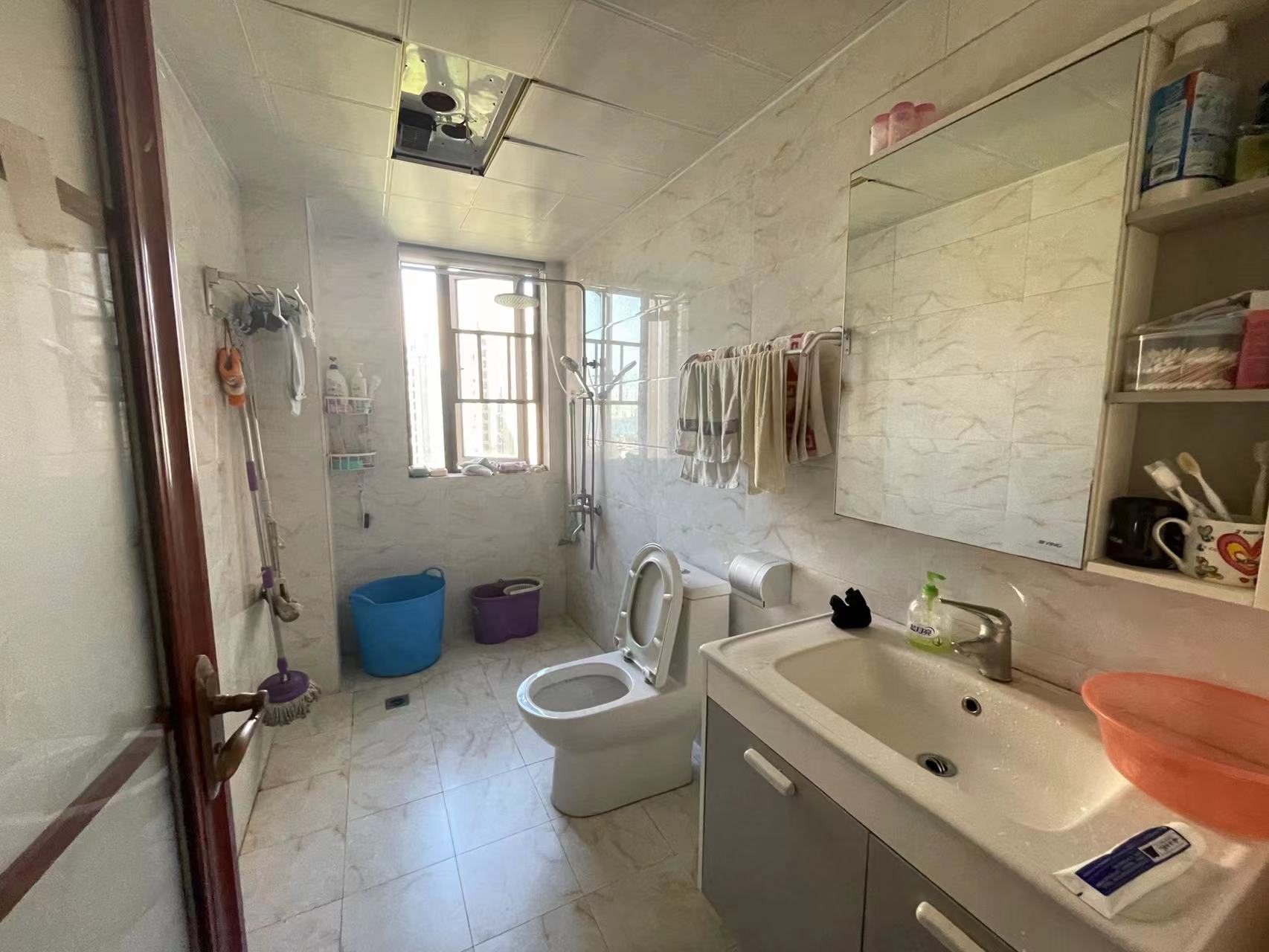 凯旋名门人民中路1006号 3室2厅2卫 82.0万 凯旋名门人民中路1006号 3室2厅2卫 82.0万室内图