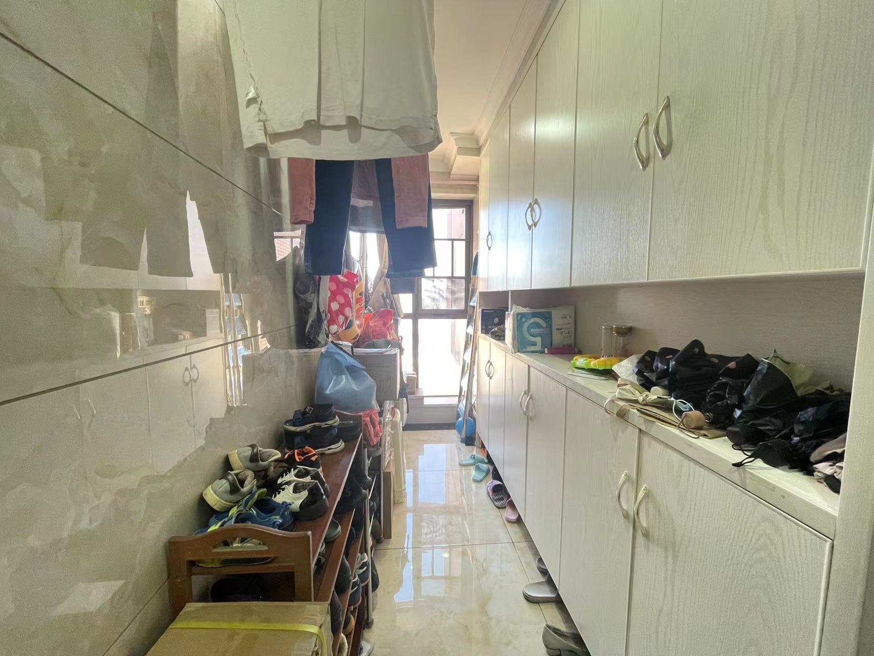 凯旋名门人民中路1006号 3室2厅2卫 82.0万 凯旋名门人民中路1006号 3室2厅2卫 82.0万室内图