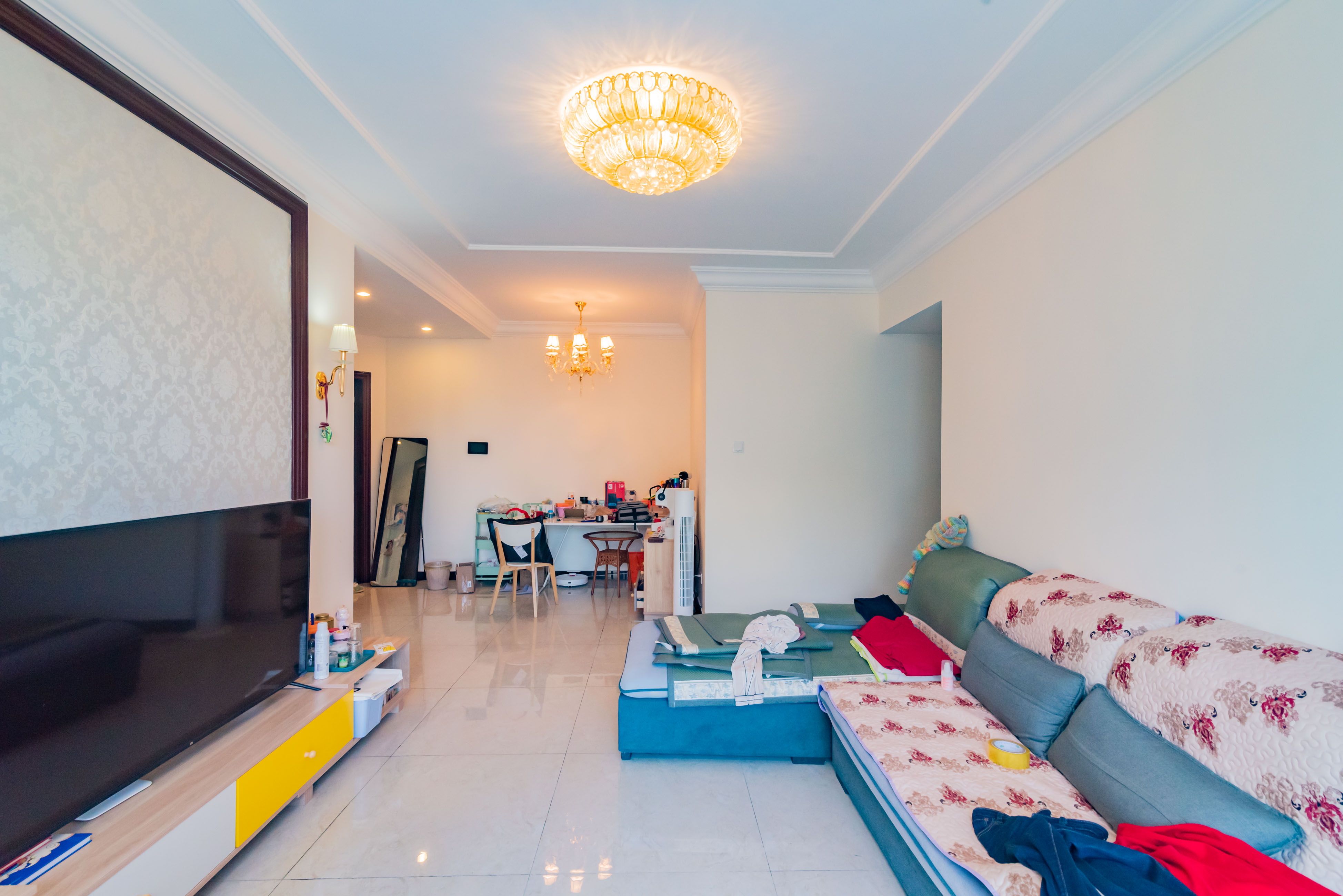 恒大雅苑  2室1厅1卫    91.9万客厅