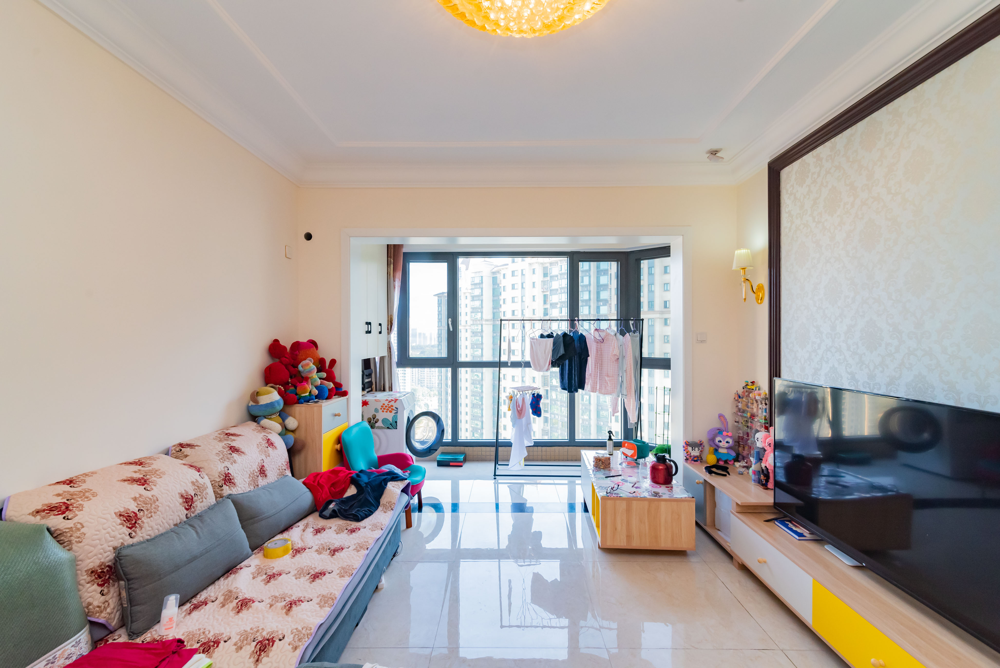 恒大雅苑  2室1厅1卫    91.9万客厅